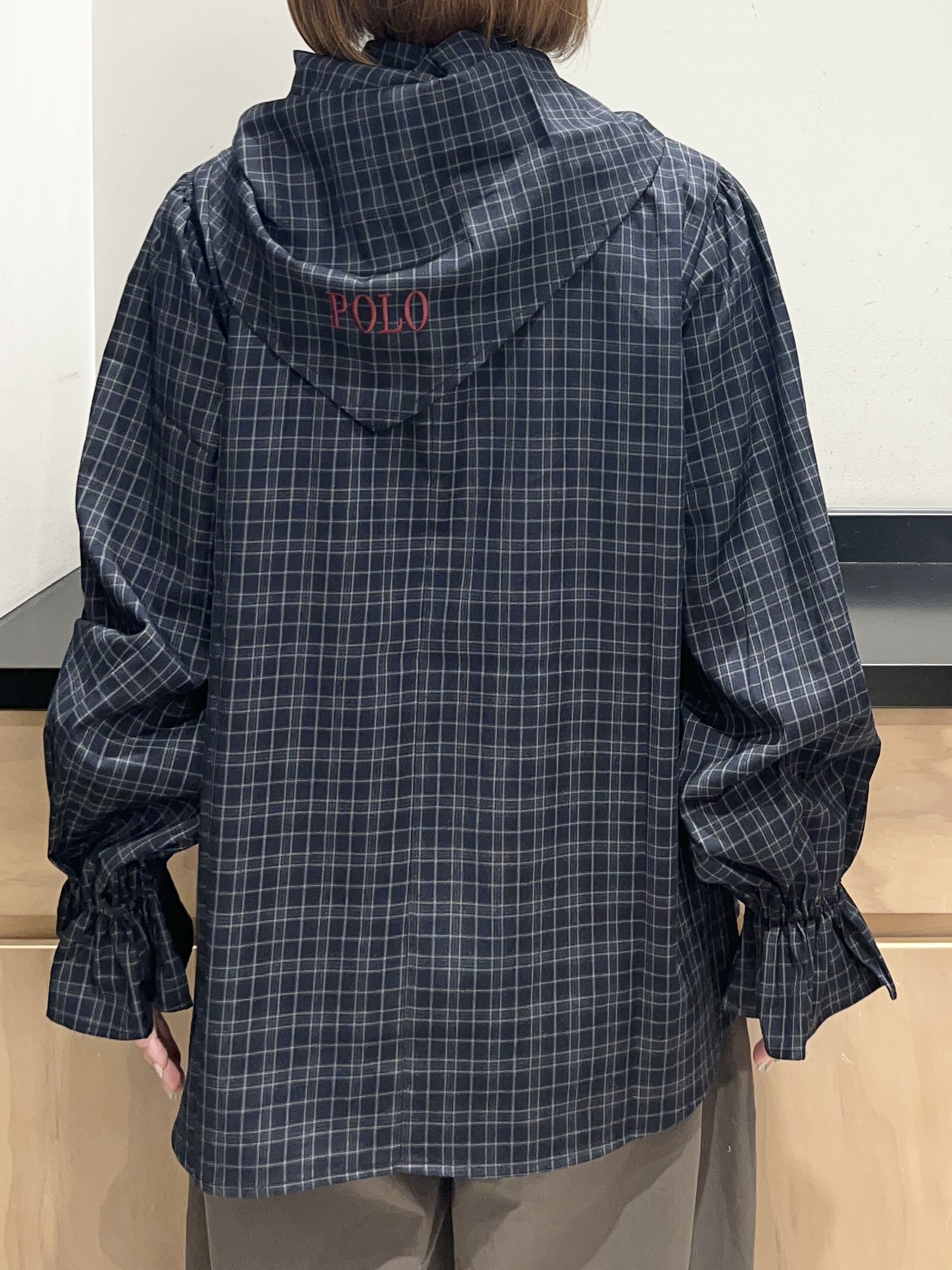 かのさんの「THE SHOP TK｜POLO BCS/チェックスカーフ付きブラウス」を使ったコーディネート