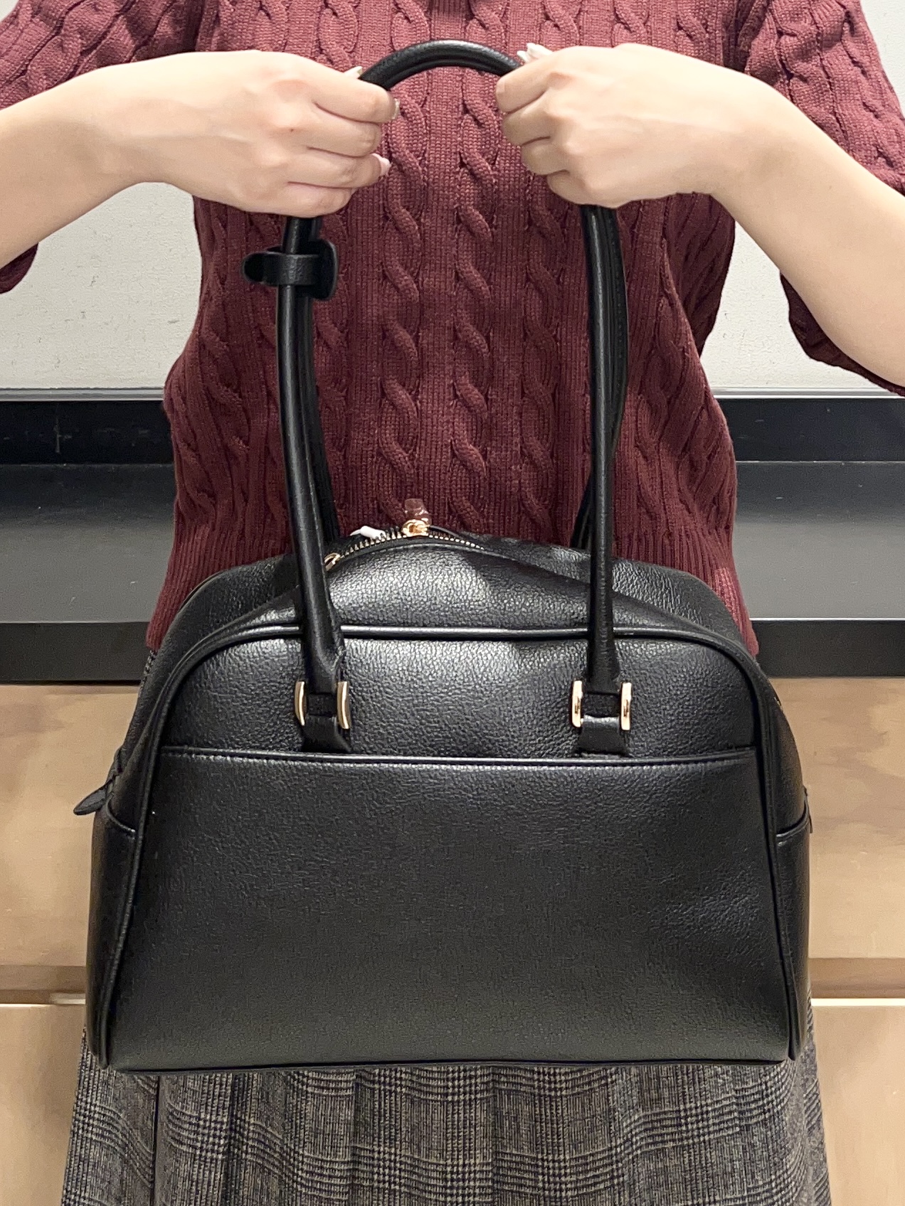 かのさんの「THE SHOP TK｜POLO BCS/ケーブル5分袖ニット」を使ったコーディネート