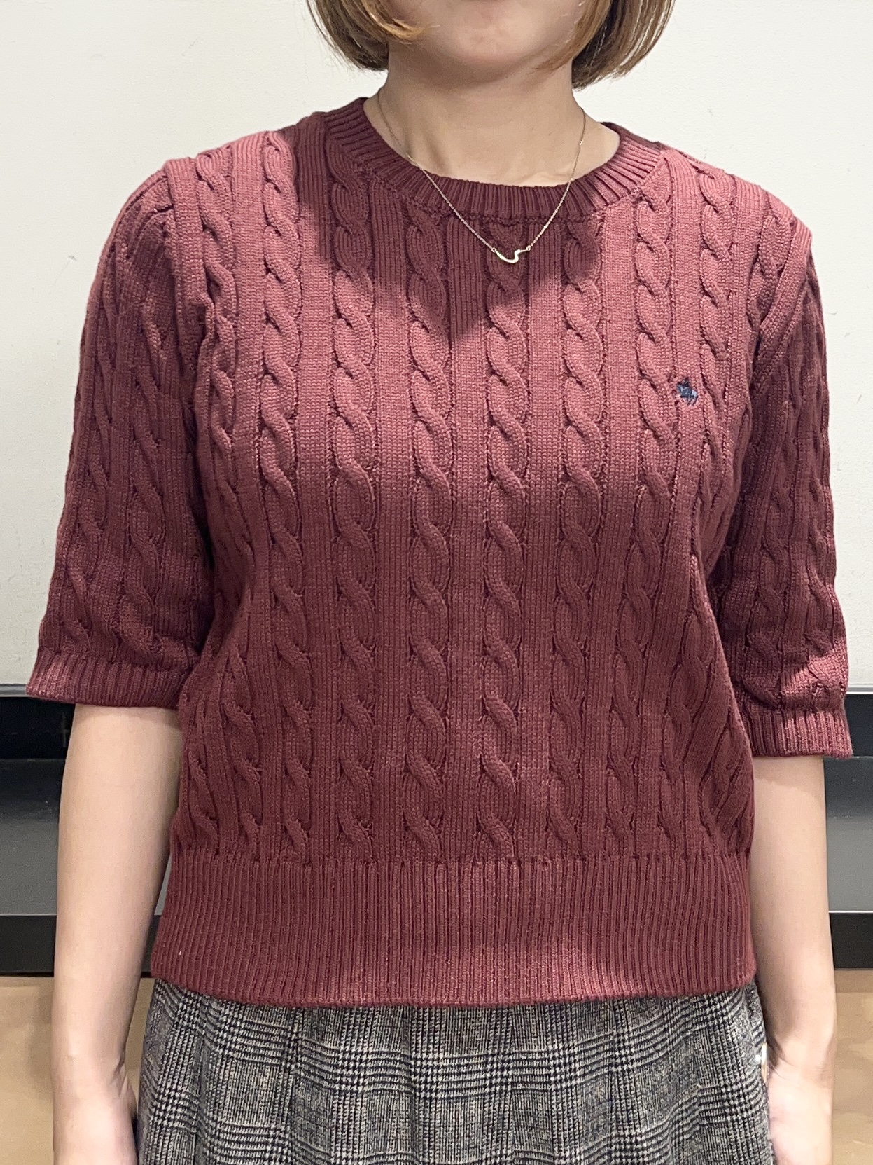 かのさんの「THE SHOP TK｜POLO BCS/ケーブル5分袖ニット」を使ったコーディネート