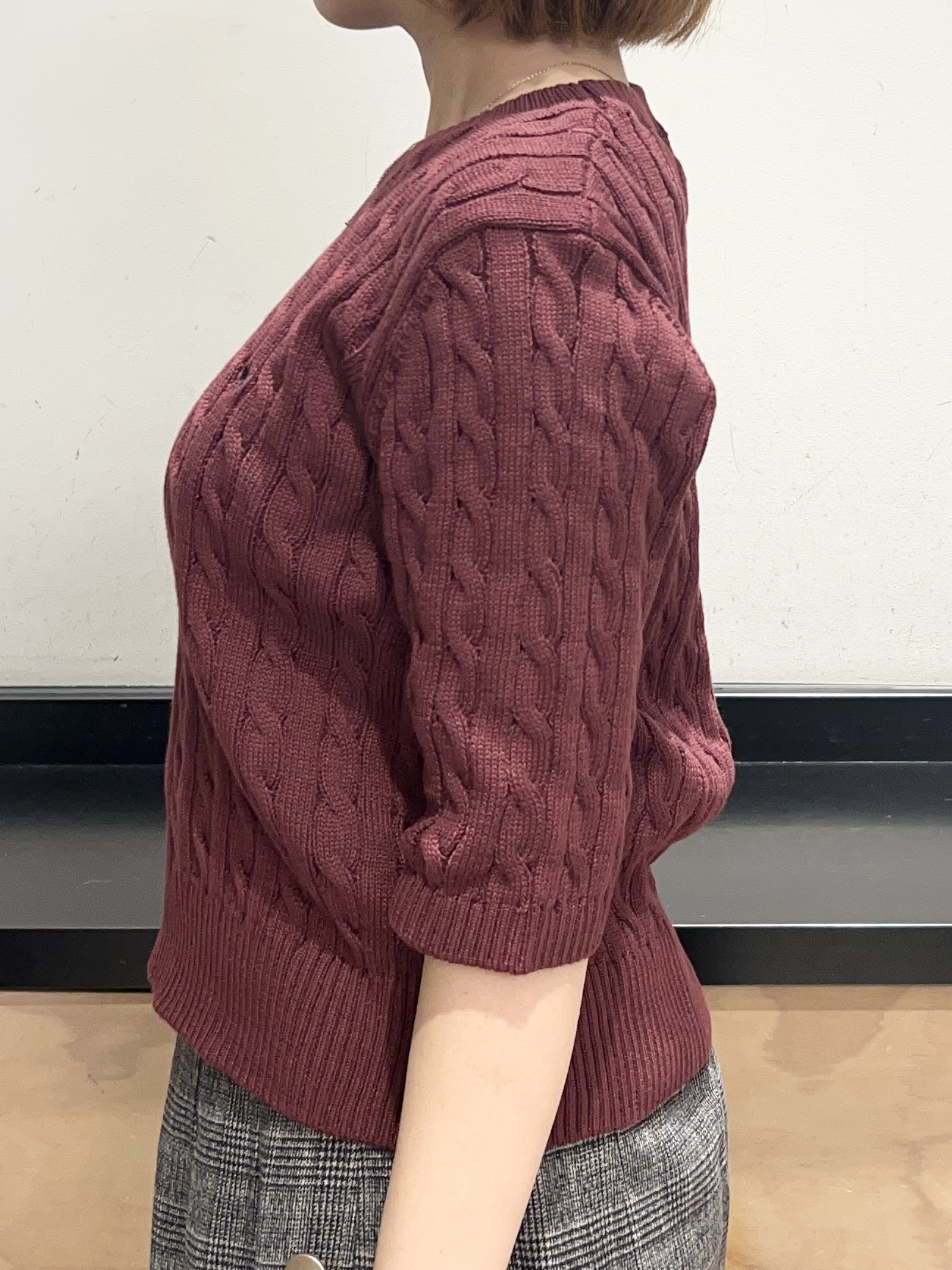 かのさんの「THE SHOP TK｜POLO BCS/ケーブル5分袖ニット」を使ったコーディネート