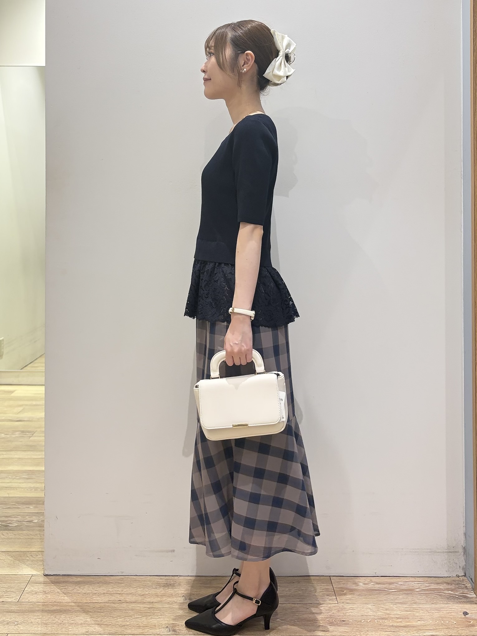 MOMOさんの「index｜【アンサンブル対応】裾レースニット《洗濯機OK》」を使ったコーディネート