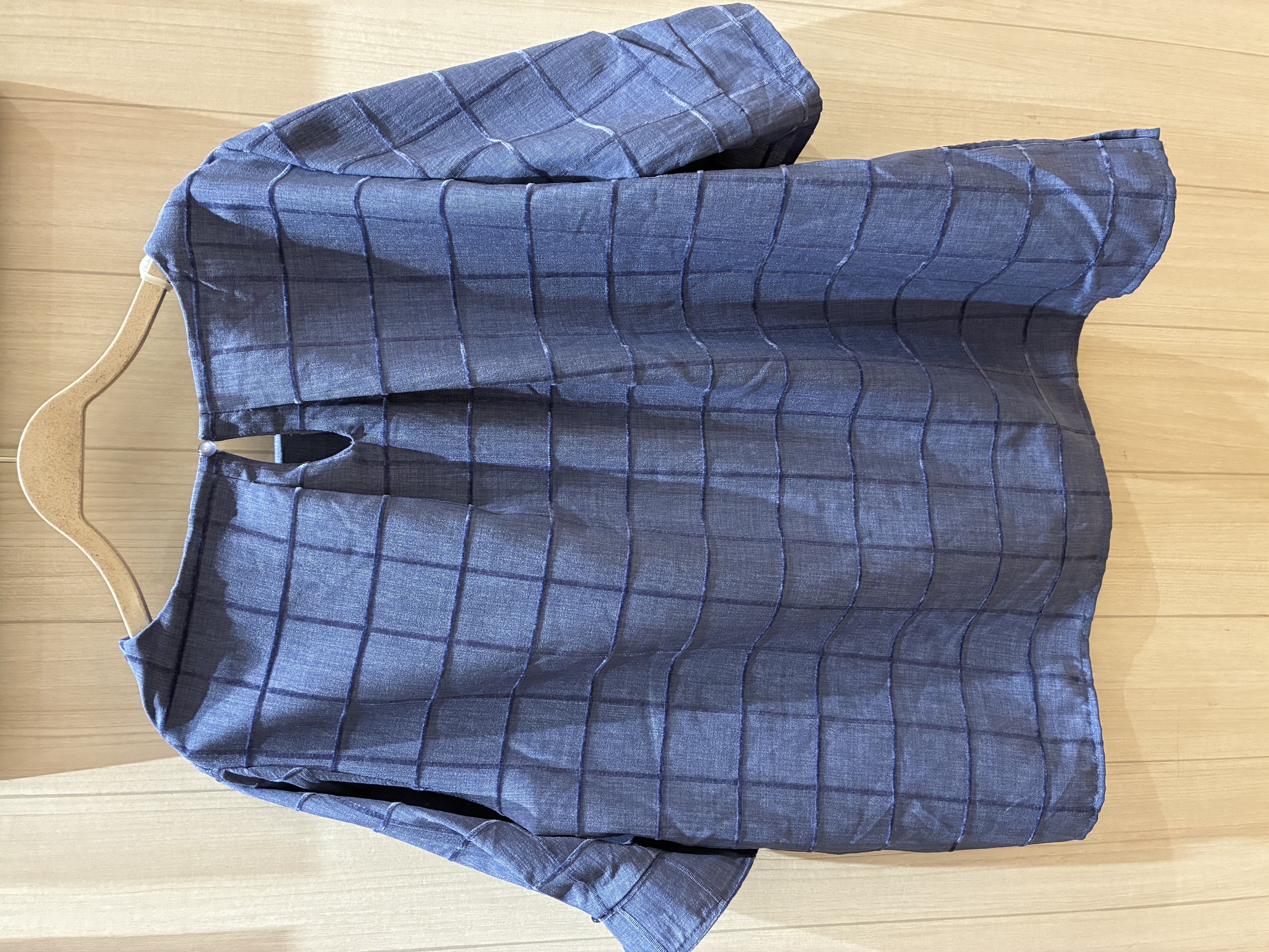kuruさんの「SHOO･LA･RUE｜【セットアップ可/S-LL】夏でも感じられる秋気分 モールチェックタックスリーブ ブラウス」を使ったコーディネート