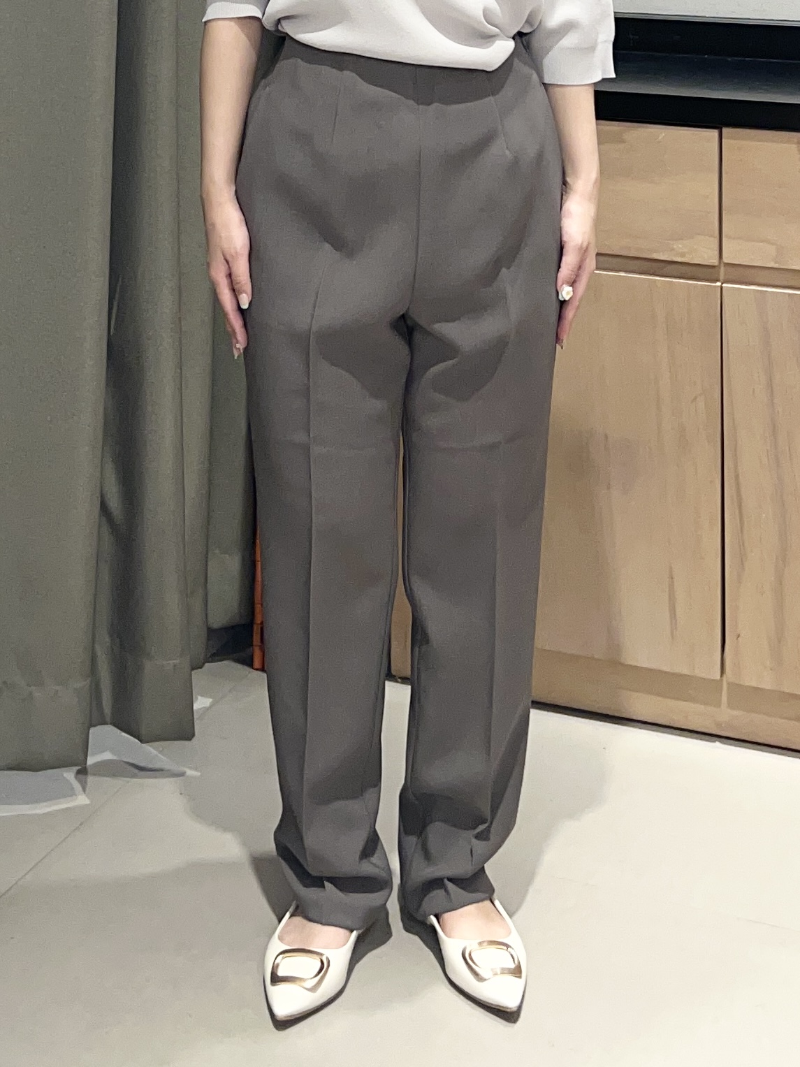 かのさんの「THE SHOP TK｜【セットアップ可】ビジネスノーカラージャケット」を使ったコーディネート