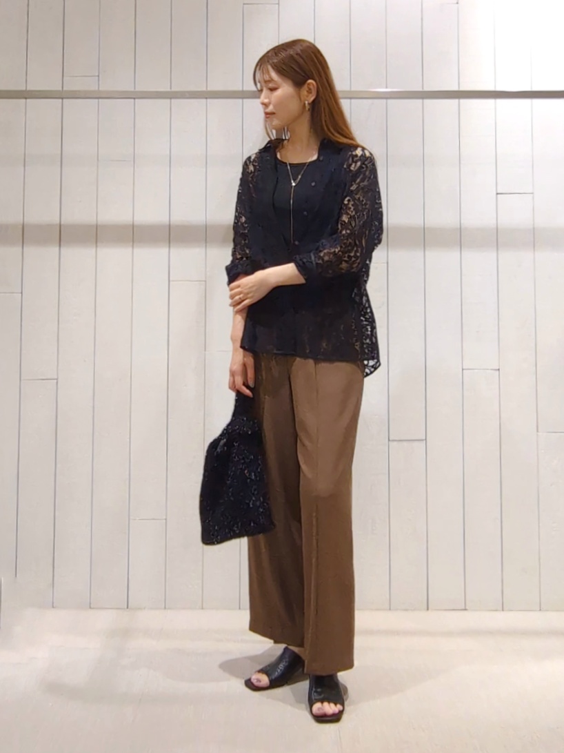 SHOさんの「INDIVI｜【洗える／トレンド】大人レースシャツ」を使ったコーディネート