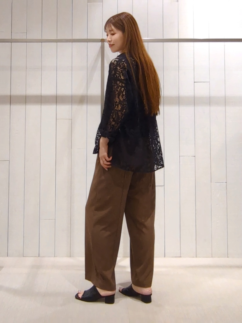 SHOさんの「INDIVI｜【洗える／トレンド】大人レースシャツ」を使ったコーディネート