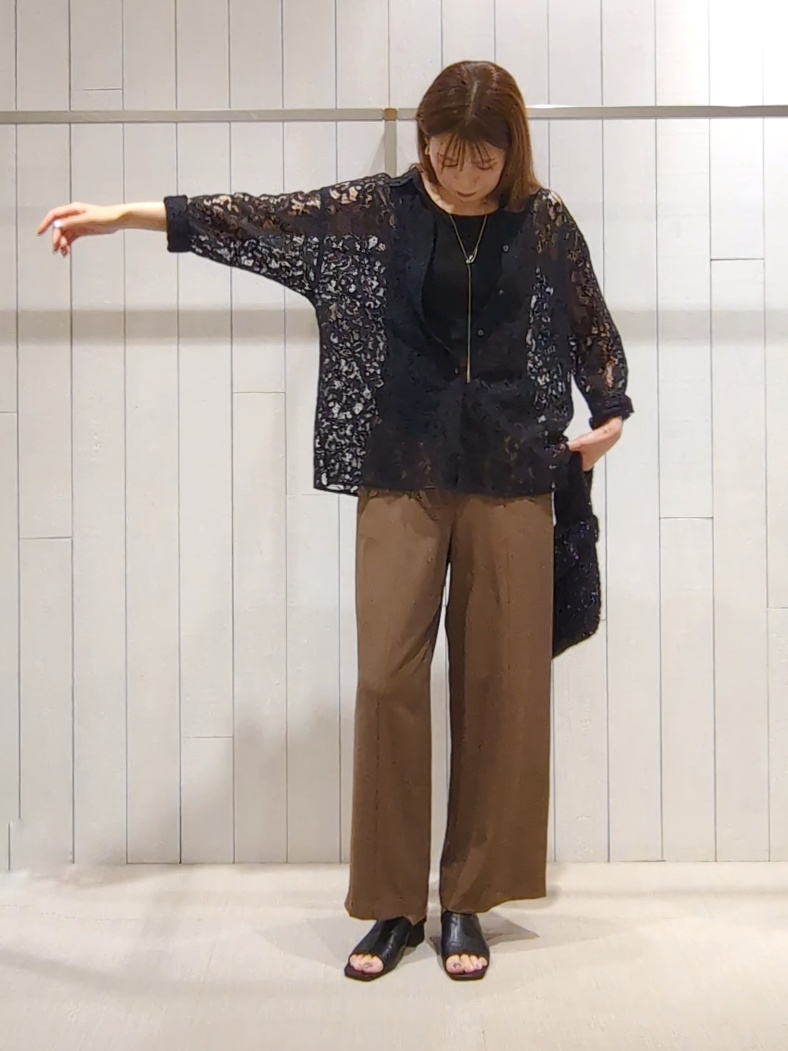 SHOさんの「INDIVI｜【洗える／トレンド】大人レースシャツ」を使ったコーディネート