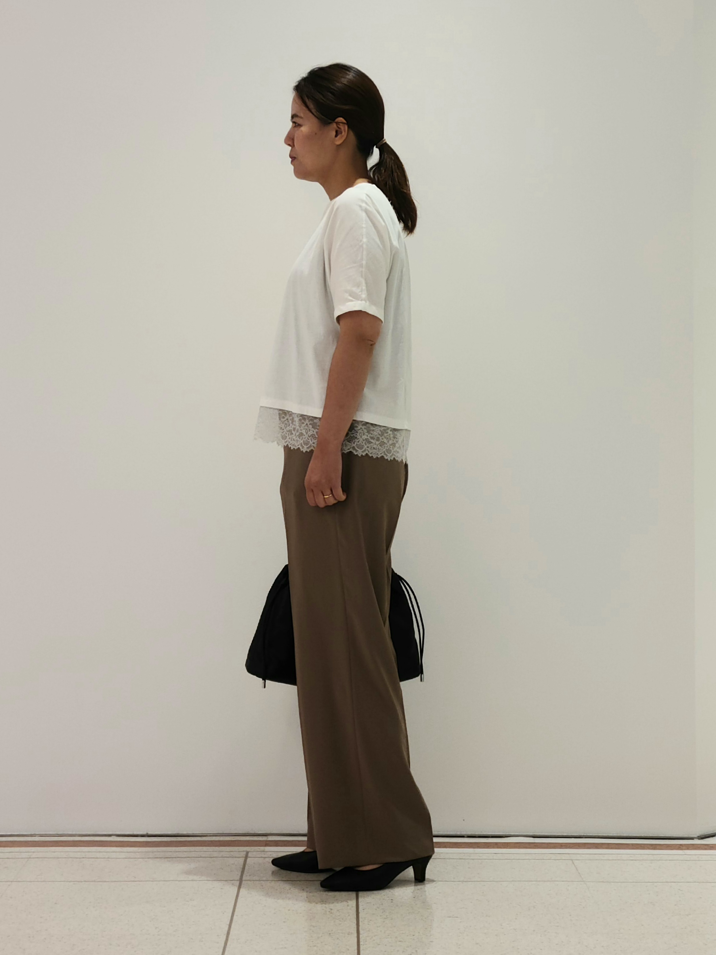 eriさんの「INDIVI｜【汗ジミ防止／接触冷感】裾レースドルマンTシャツ」を使ったコーディネート
