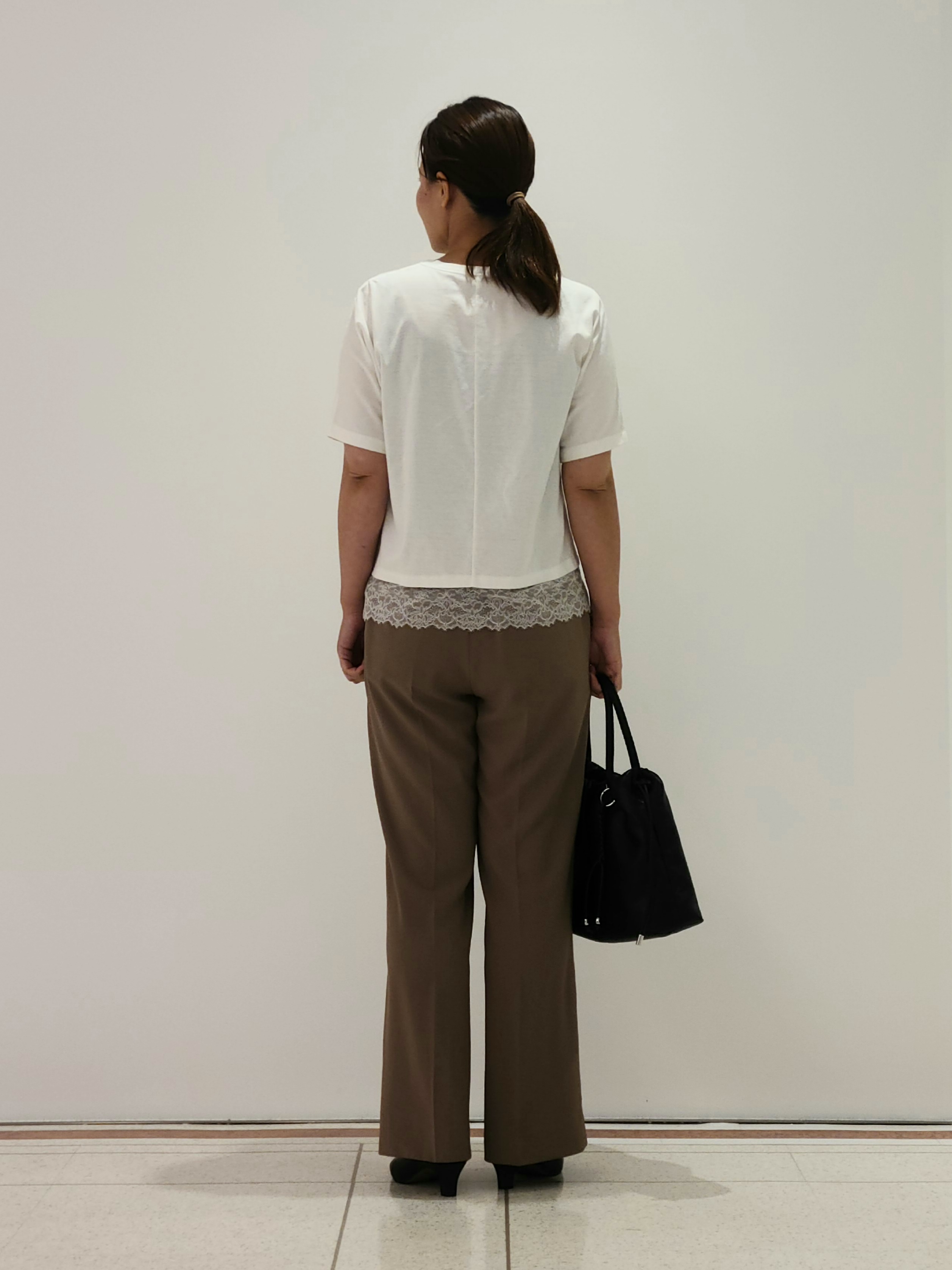 eriさんの「INDIVI｜【汗ジミ防止／接触冷感】裾レースドルマンTシャツ」を使ったコーディネート