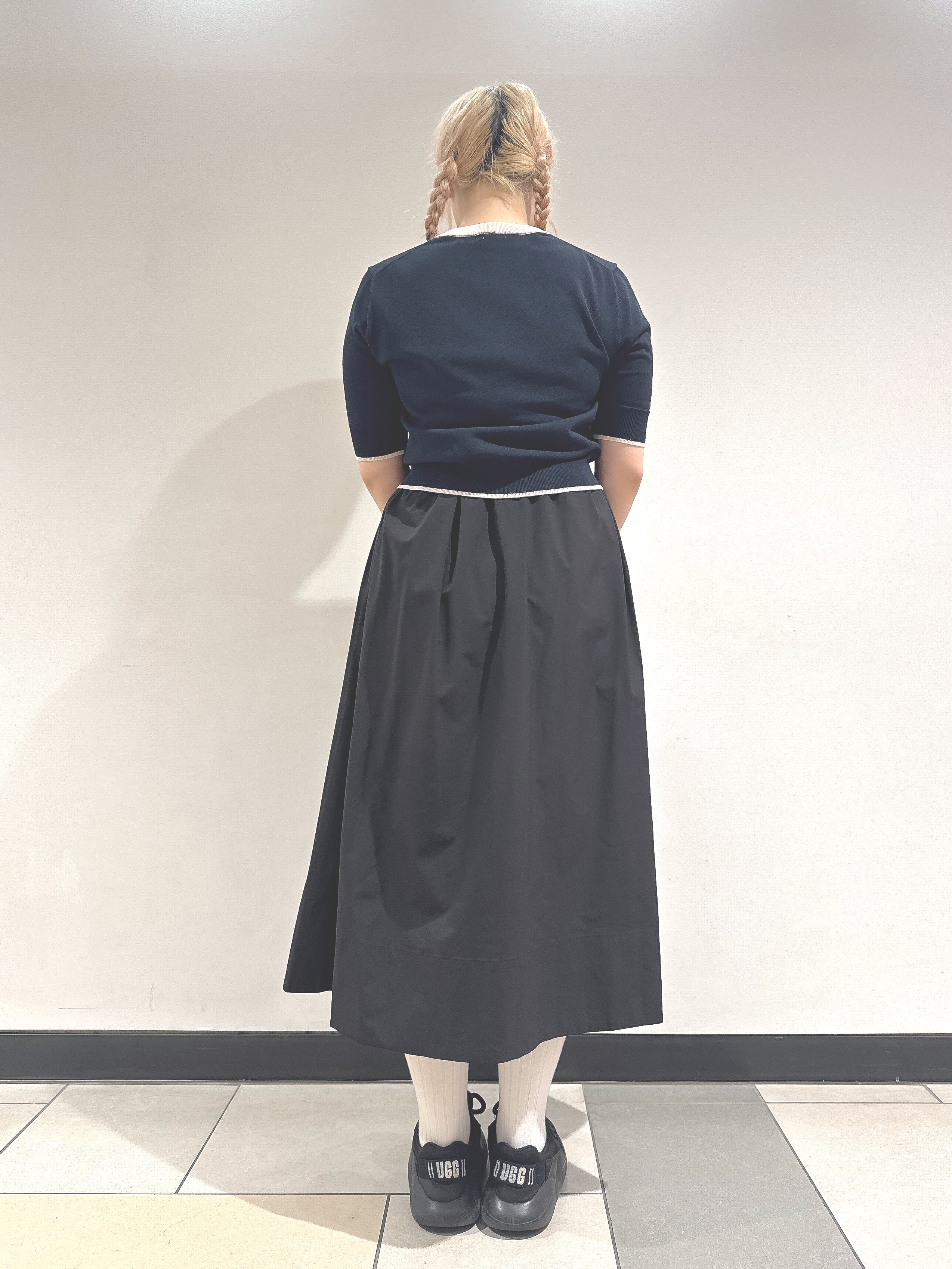 なかもとあきさんの「DRESSTERIOR｜【総ゴム仕様】タックボリュームスカート」を使ったコーディネート