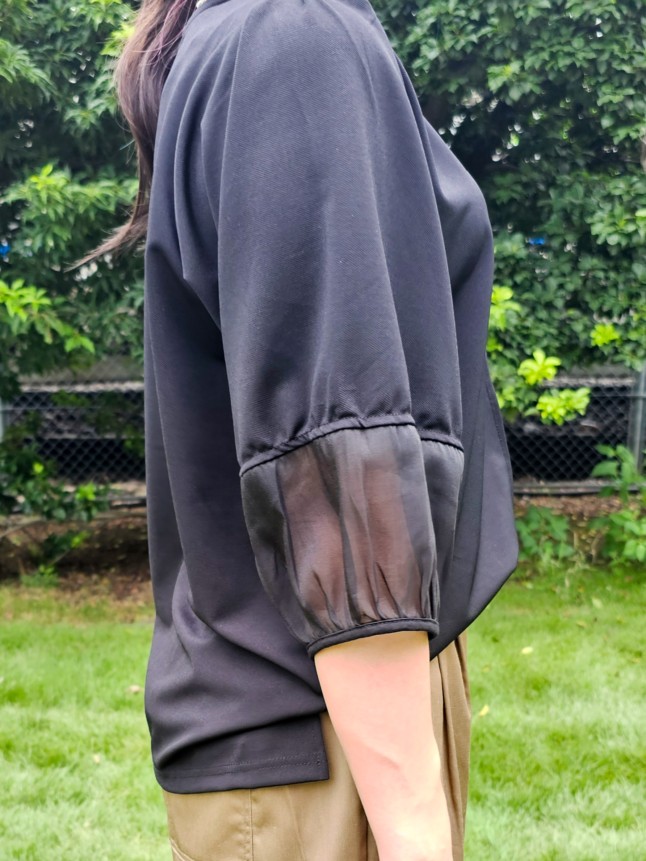 ゆゆさんの「SHOO･LA･RUE｜【洗濯機可/S-LL】ほんのり透ける 大人のお袖シアー切り替え　ラウンドネックプルオーバー」を使ったコーディネート