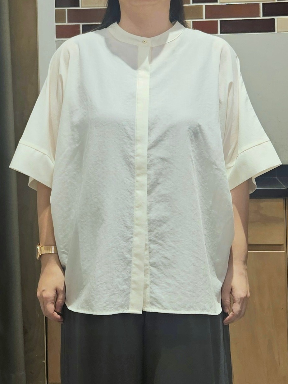 okayuさんの「THE SHOP TK｜【高レビュー/体型カバー】さらっと快適 ドルマン5分袖ブラウス」を使ったコーディネート