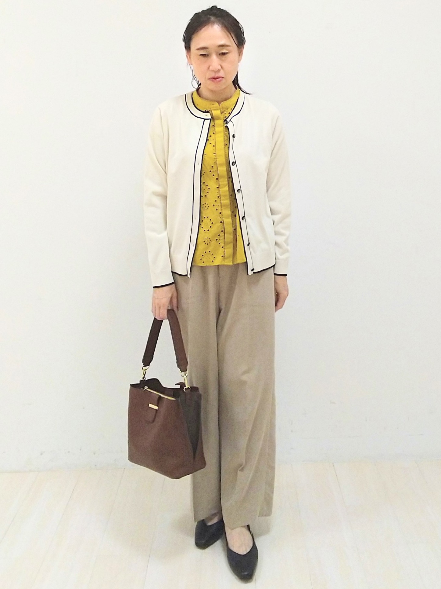 SANAさんの「Reflect｜【通勤◎】カットワーク刺繍レース シャツブラウス」を使ったコーディネート