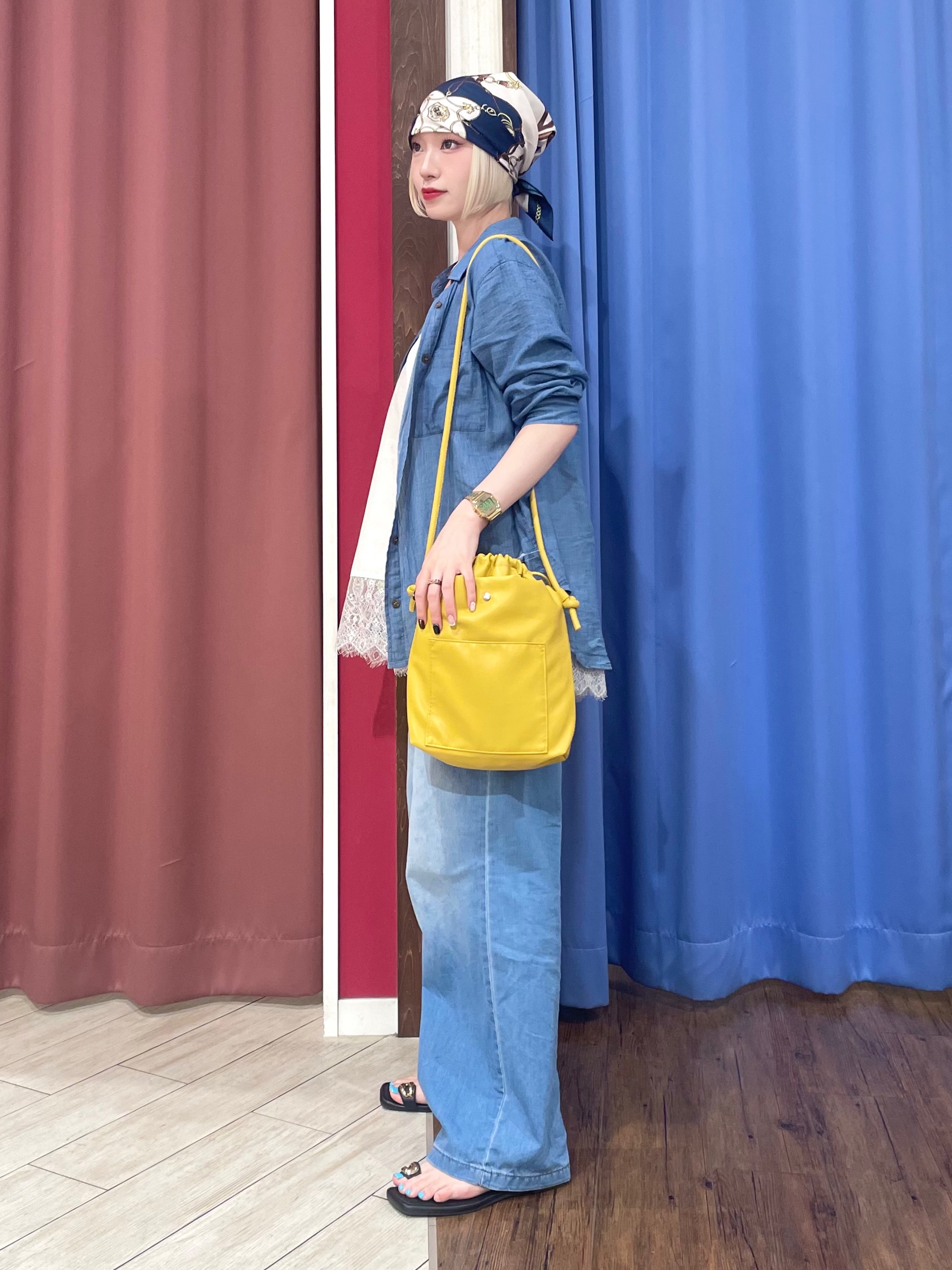 ルルさんの「SHOO･LA･RUE｜【綿100%/UV/S-LL/体型カバー】ヒップが隠せる 柔らかシアーデニムシャツ」を使ったコーディネート