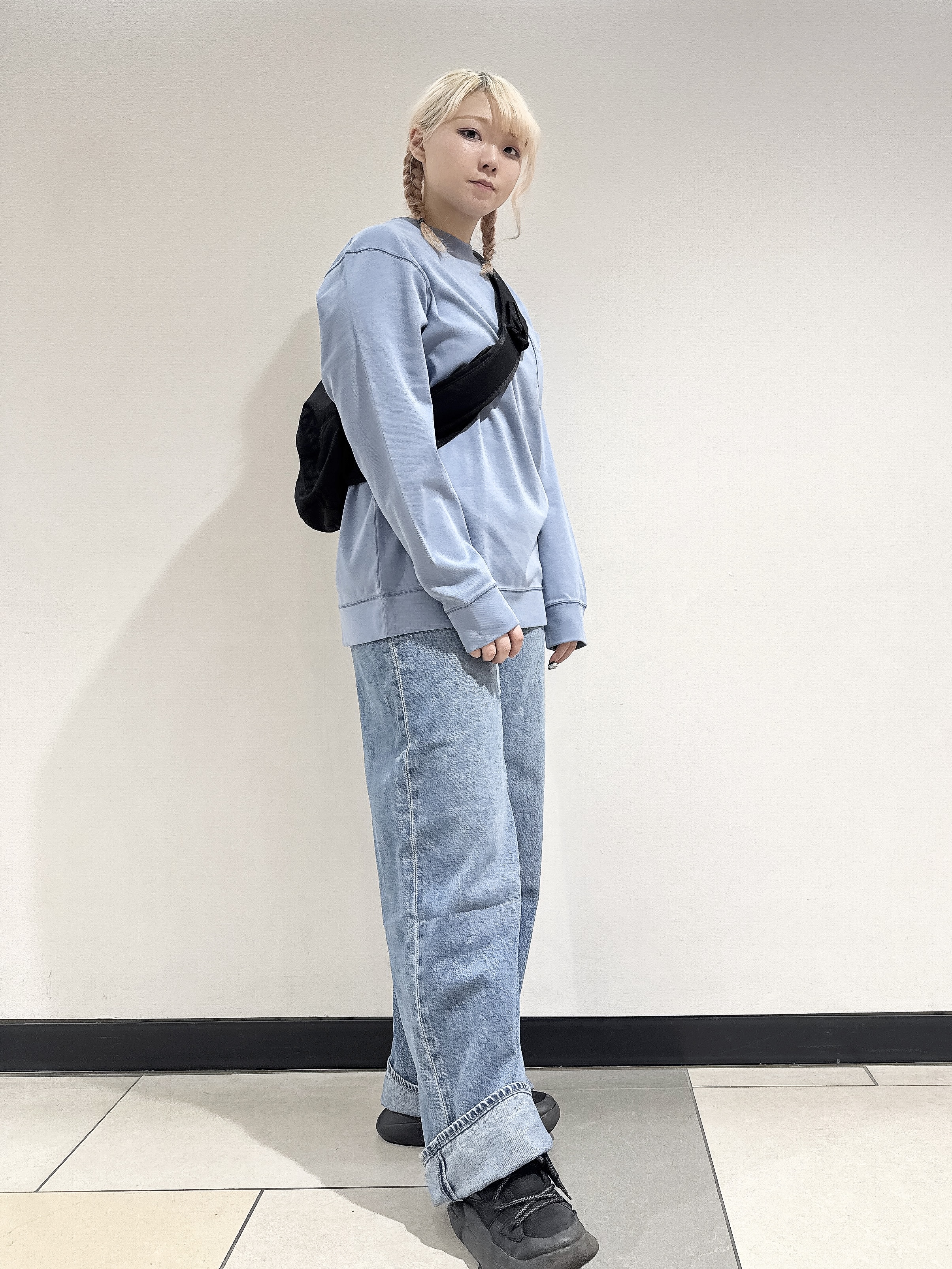 なかもとあきさんの「DRESSTERIOR｜【抗菌防臭／UVカット／しわ防止】クールデオドラント フライスロングTシャツ」を使ったコーディネート