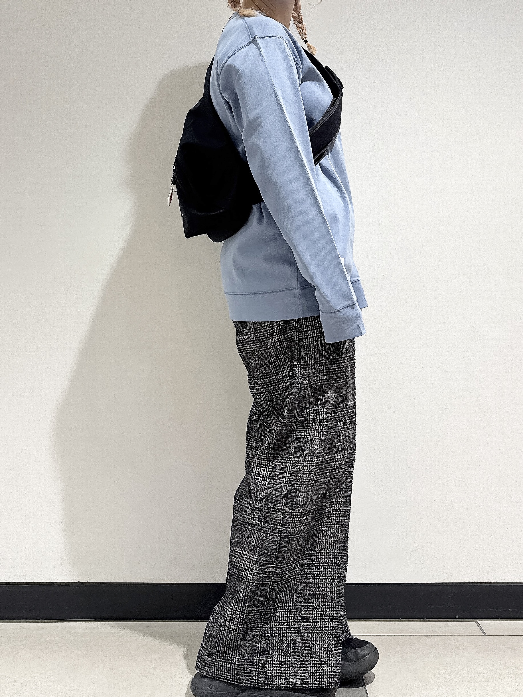 なかもとあきさんの「DRESSTERIOR｜【抗菌防臭／UVカット／しわ防止】クールデオドラント フライスロングTシャツ」を使ったコーディネート