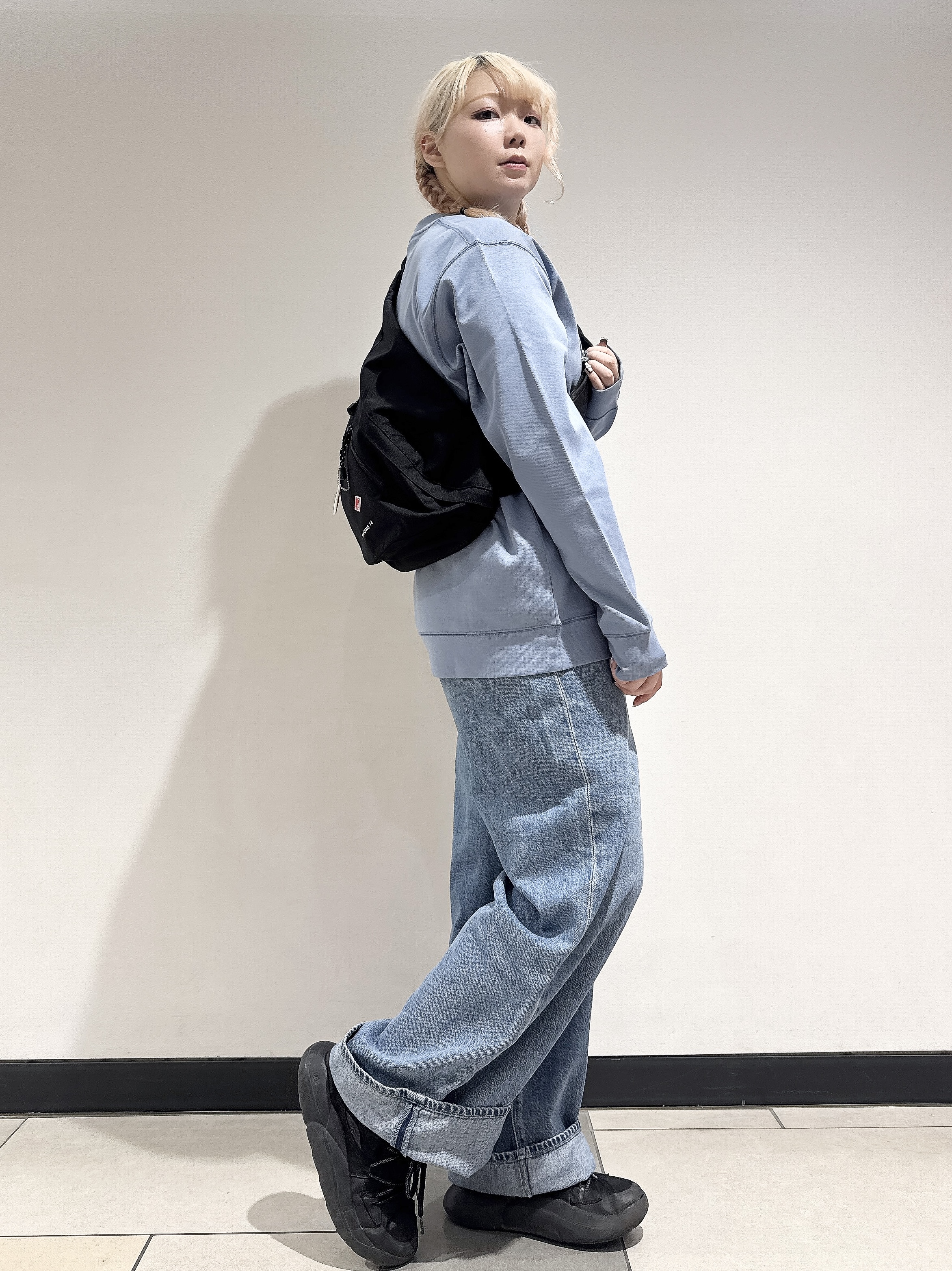 なかもとあきさんの「DRESSTERIOR｜【抗菌防臭／UVカット／しわ防止】クールデオドラント フライスロングTシャツ」を使ったコーディネート