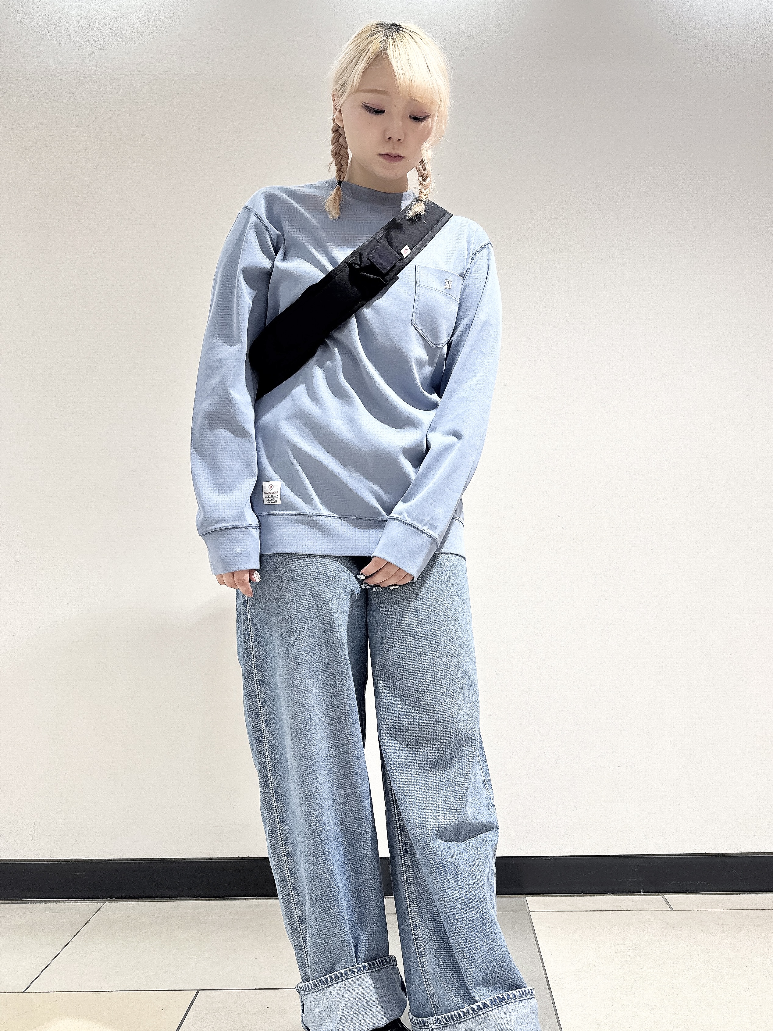 なかもとあきさんの「DRESSTERIOR｜【抗菌防臭／UVカット／しわ防止】クールデオドラント フライスロングTシャツ」を使ったコーディネート