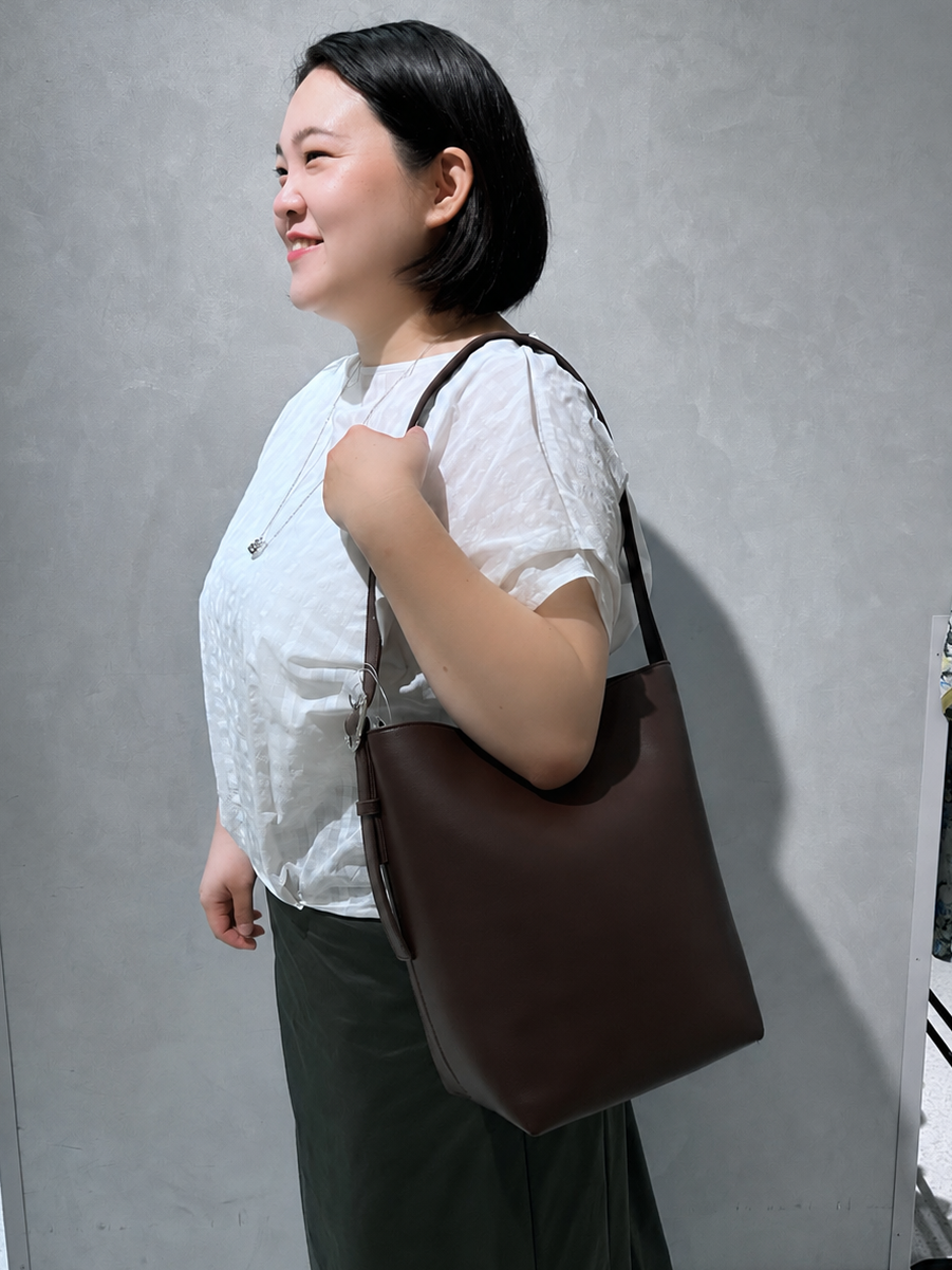 chikaさんの「UNTITLED｜タフタナロースカート」を使ったコーディネート