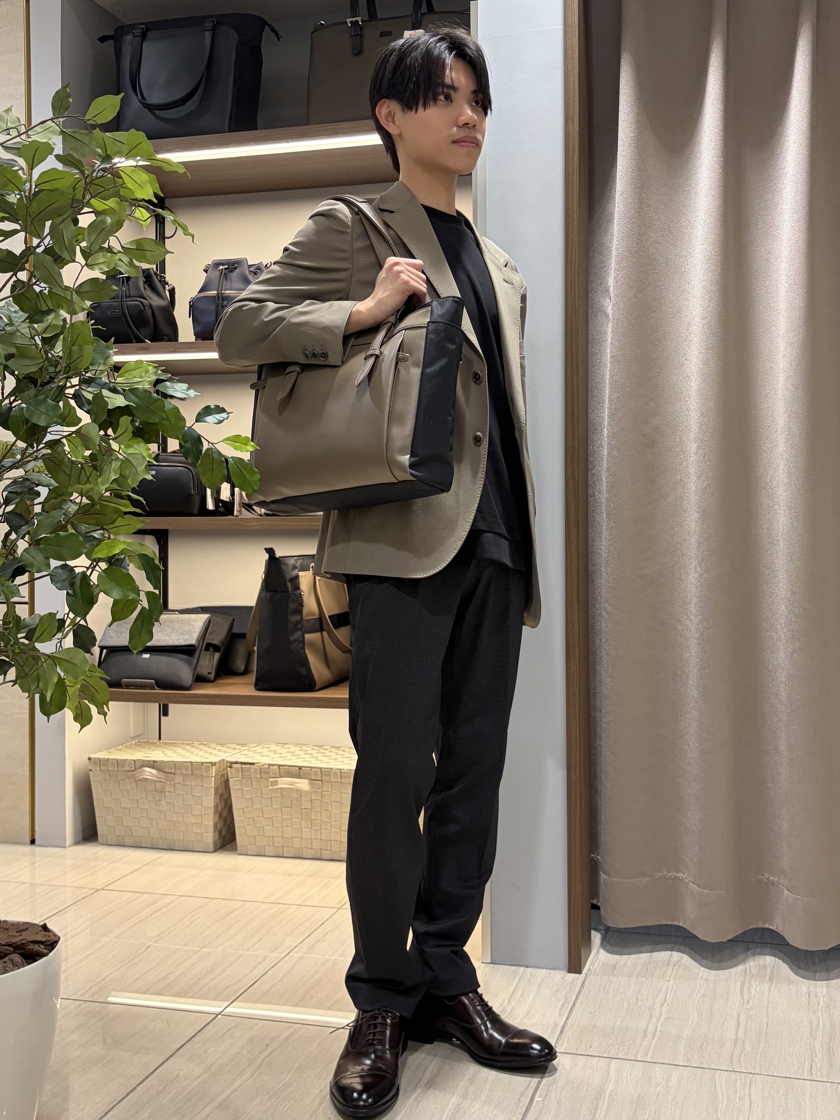hiroさんの「TAKEO KIKUCHI｜【360&deg;ストレッチ／軽量】None Of Stress ライト ジャケット（セットアップ対応）」を使ったコーディネート