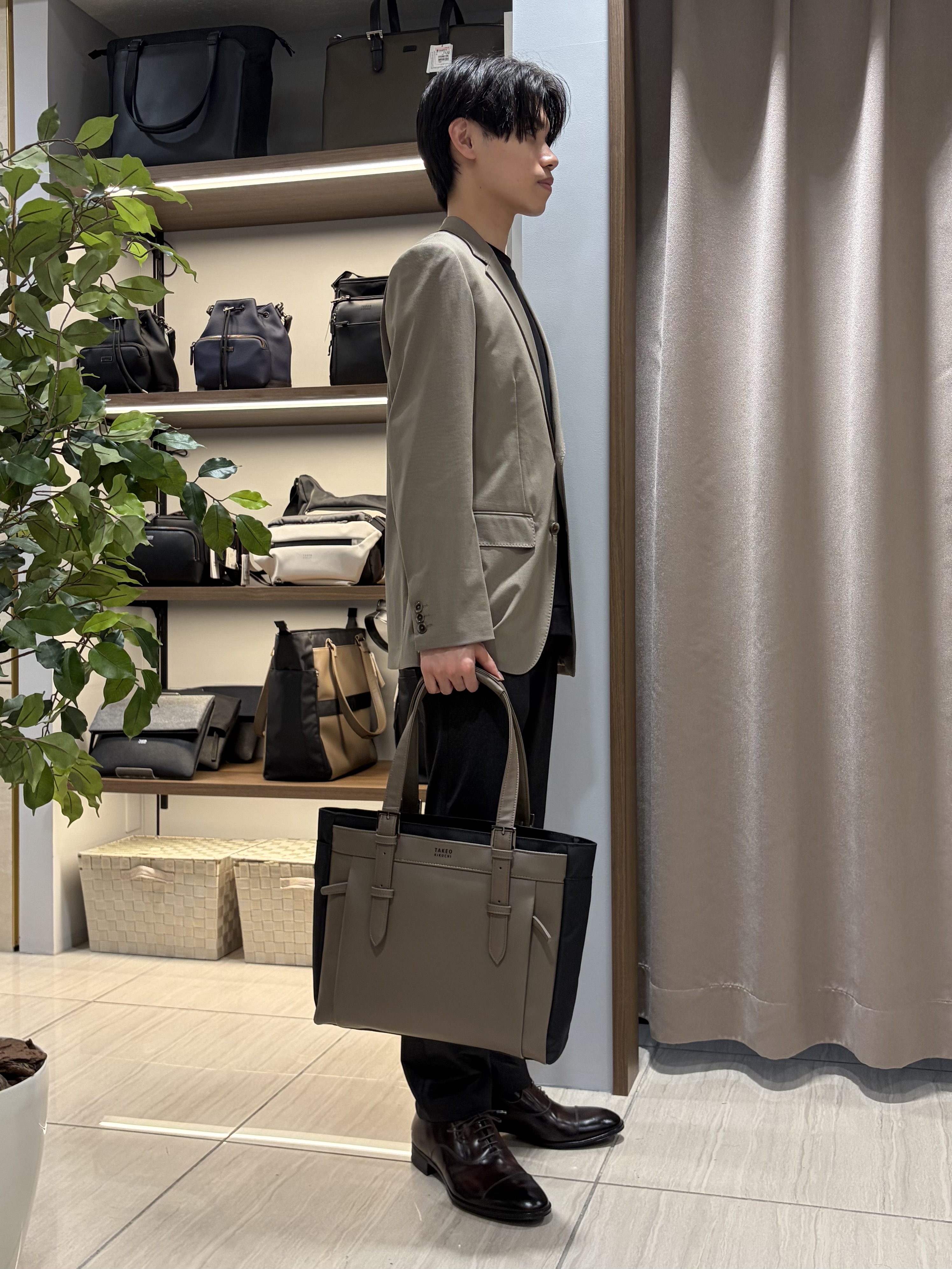 hiroさんの「TAKEO KIKUCHI｜【360&deg;ストレッチ／軽量】None Of Stress ライト ジャケット（セットアップ対応）」を使ったコーディネート