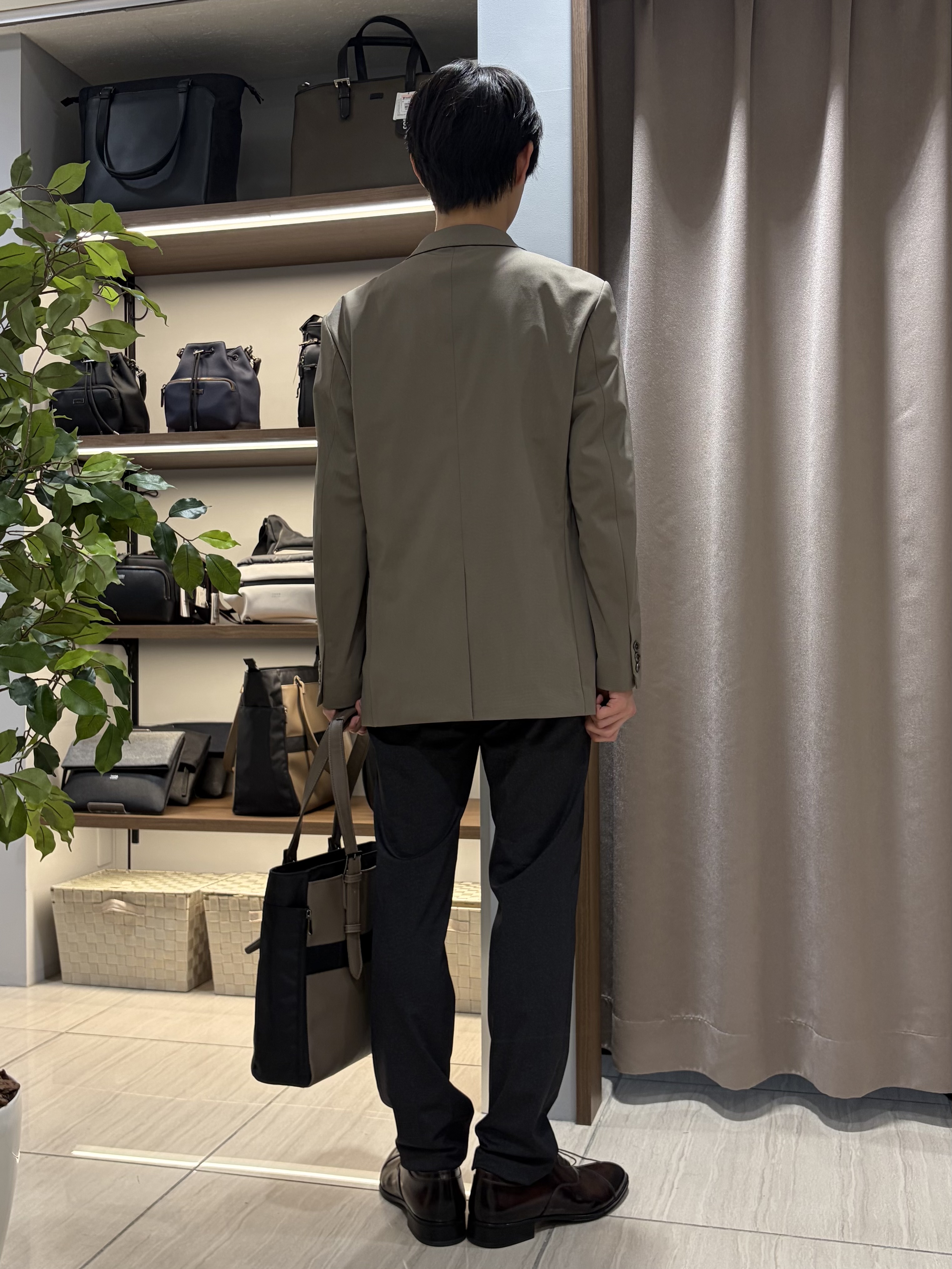 hiroさんの「TAKEO KIKUCHI｜【360&deg;ストレッチ／軽量】None Of Stress ライト ジャケット（セットアップ対応）」を使ったコーディネート