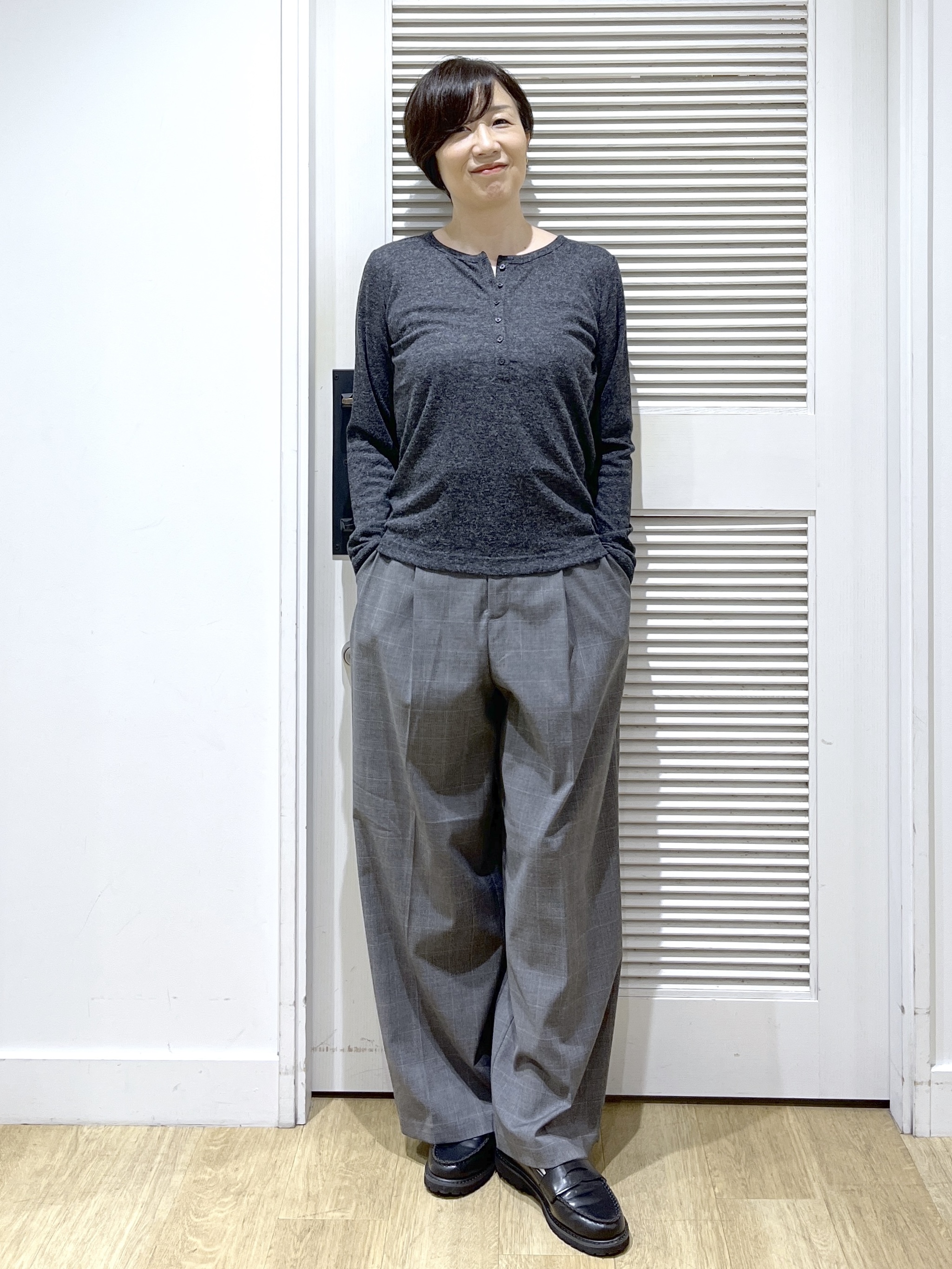 Miyazakiさんの「Dessin｜シアーテレコヘンリーネックプルオーバー」を使ったコーディネート
