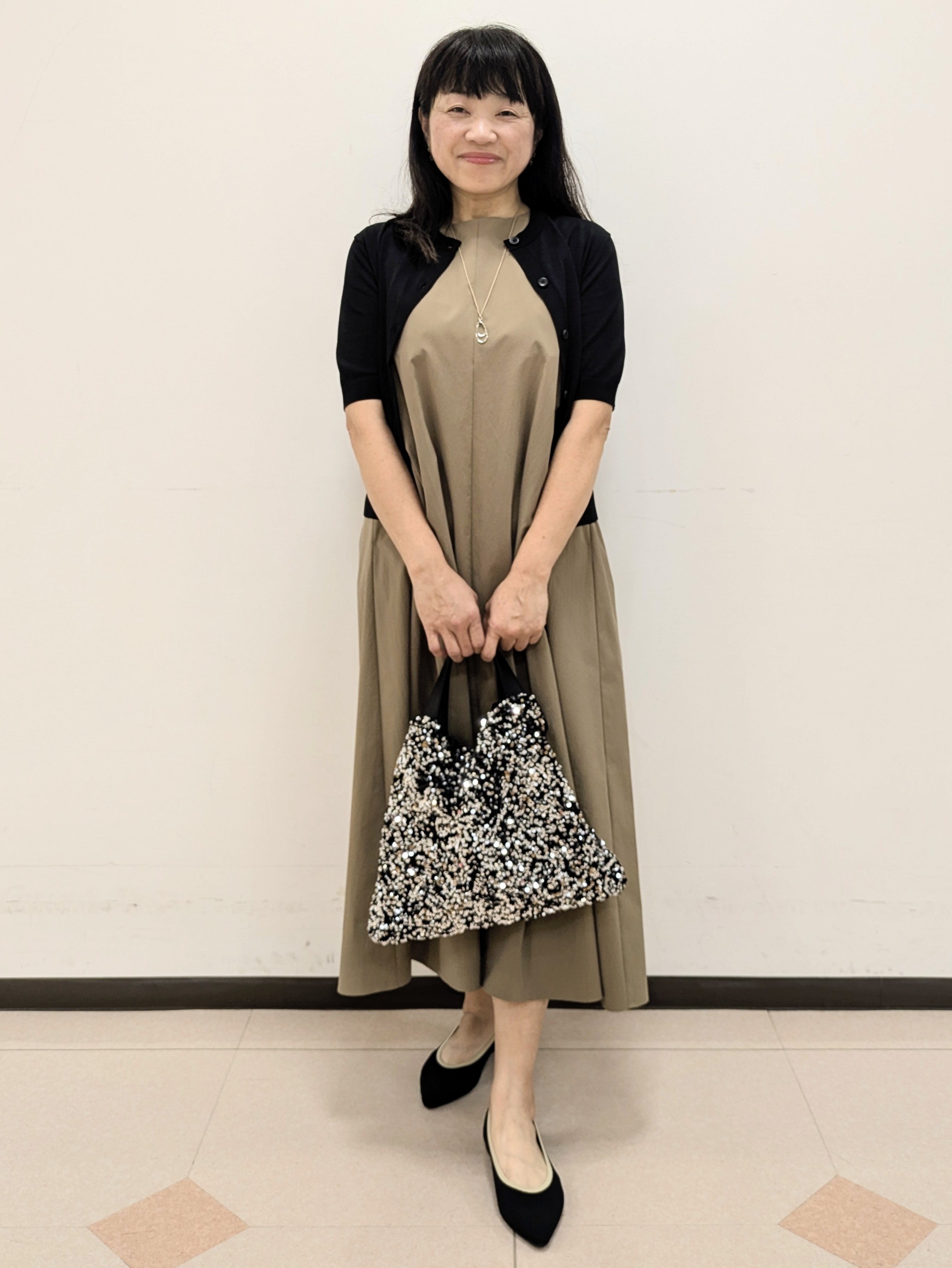 ともさんの「UNTITLED｜【すっきり秋羽織り/前開きボタン】ドライタッチ5分袖カーディガン」を使ったコーディネート