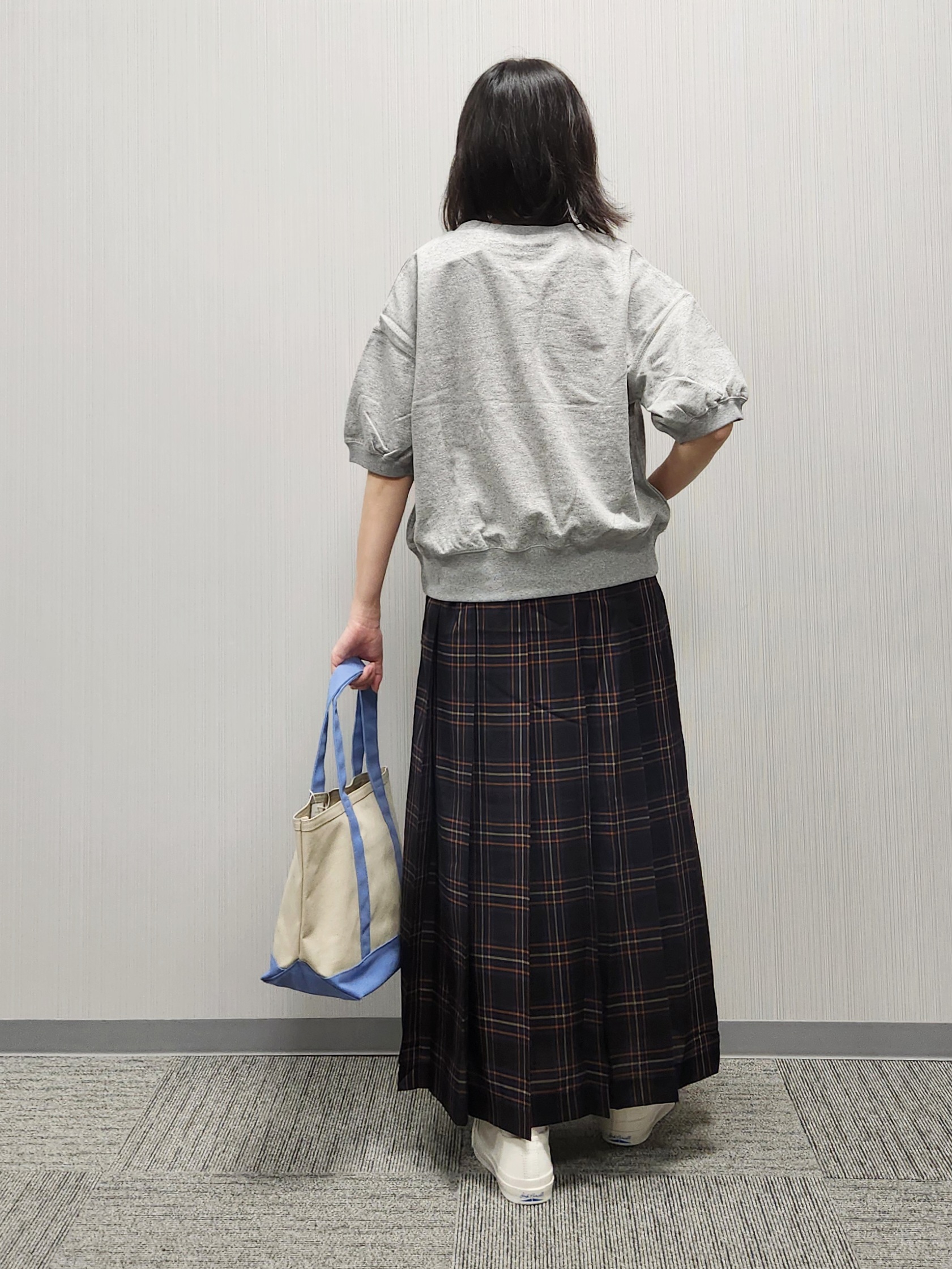 naraさんの「Dessin｜ハーフスリーブロゴプルオーバー」を使ったコーディネート