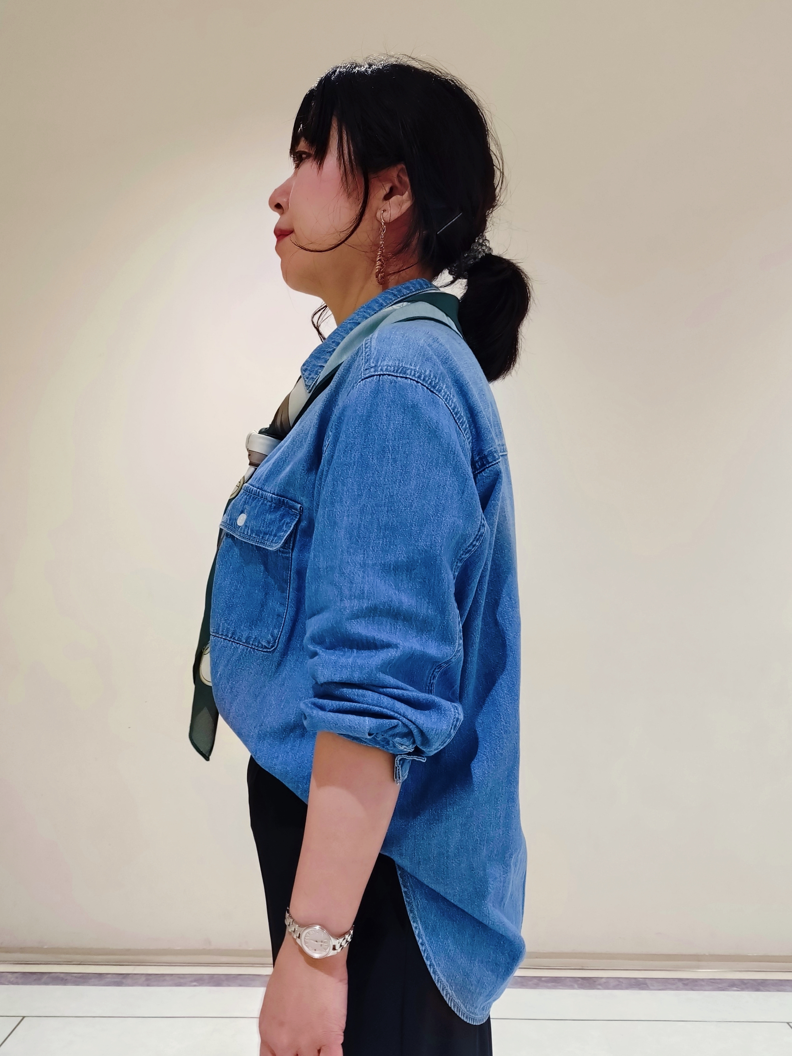 TOMOMIさんの「INDIVI｜【接触冷感/防シワ/着る日傘】イージーワイドパンツ」を使ったコーディネート