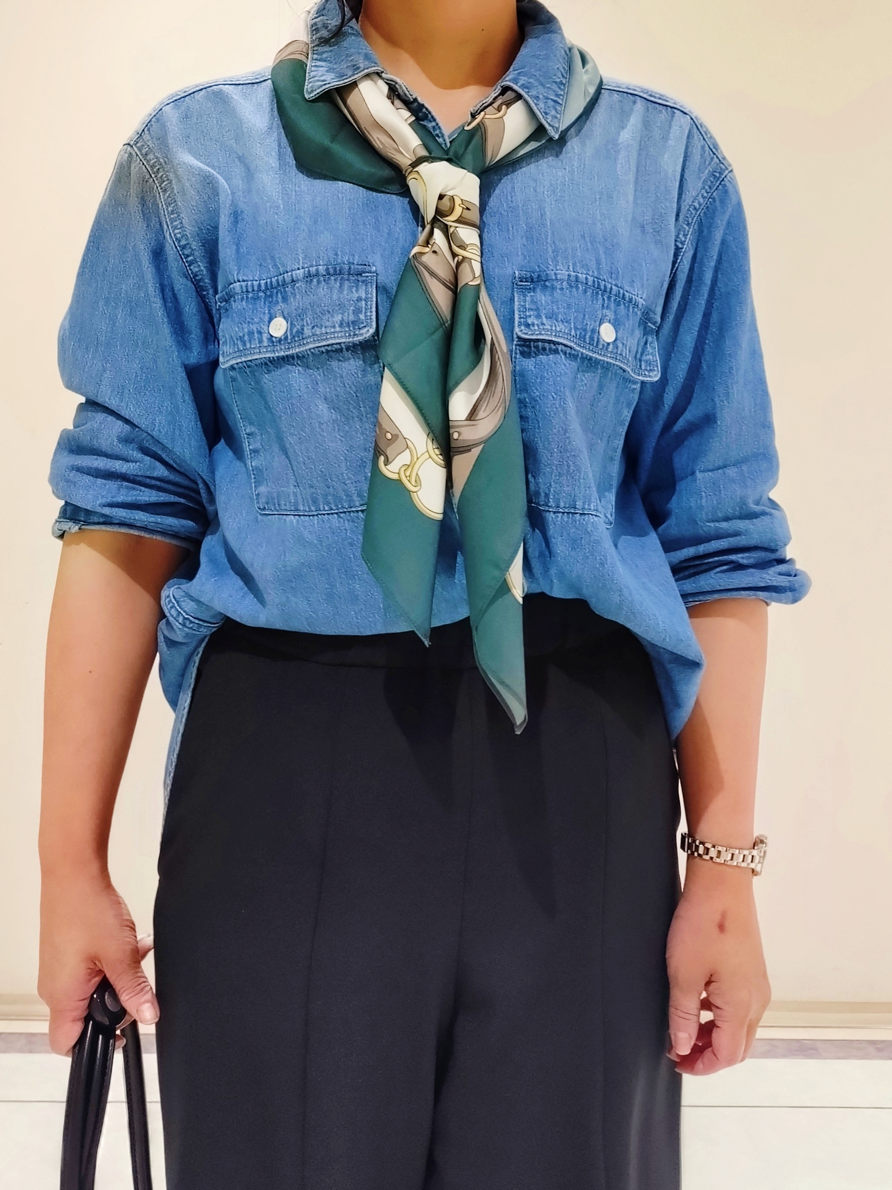 TOMOMIさんの「INDIVI｜【接触冷感/防シワ/着る日傘】イージーワイドパンツ」を使ったコーディネート