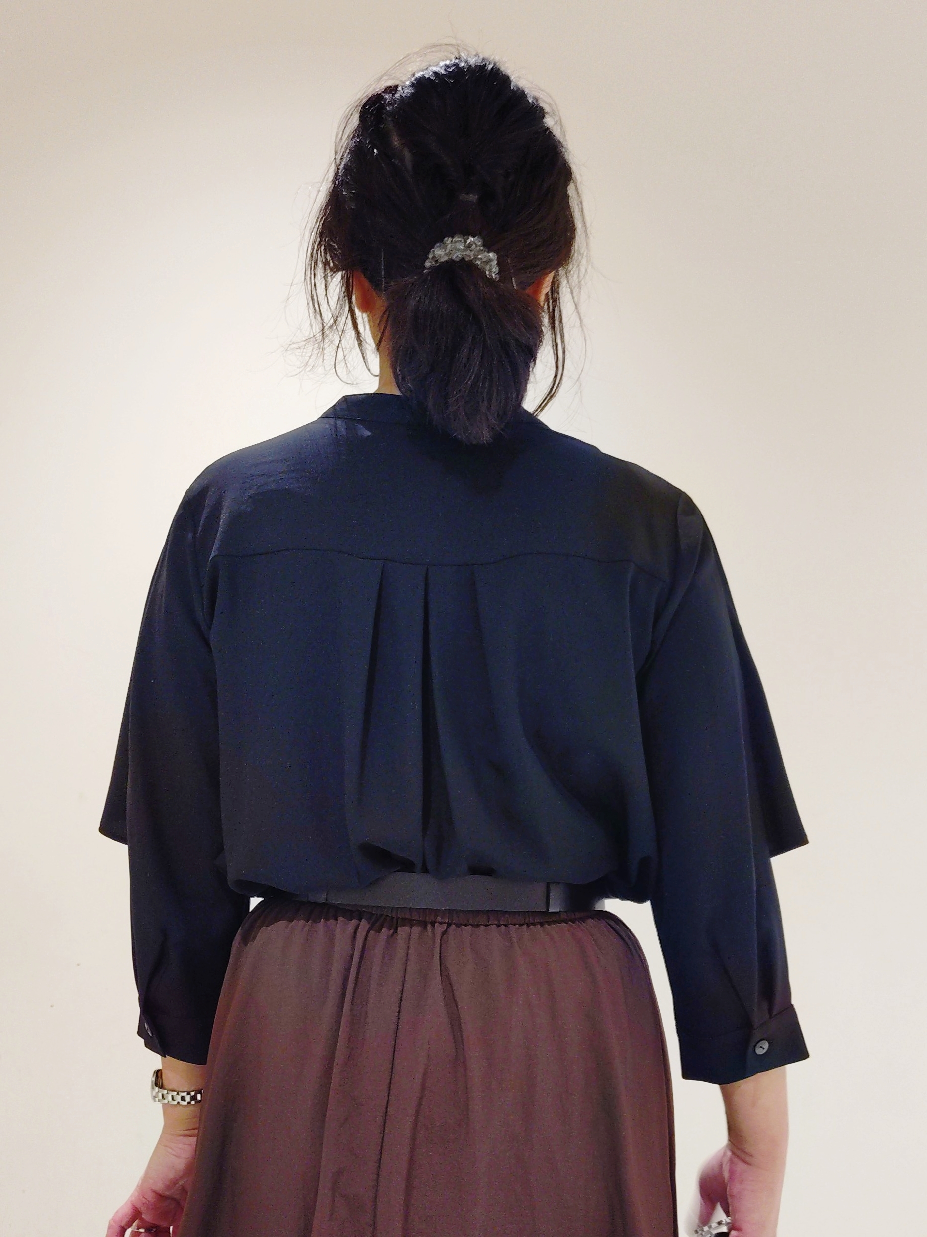 TOMOMIさんの「INDIVI｜【撥水／裏地なし軽量】ギャザーボリュームスカート」を使ったコーディネート