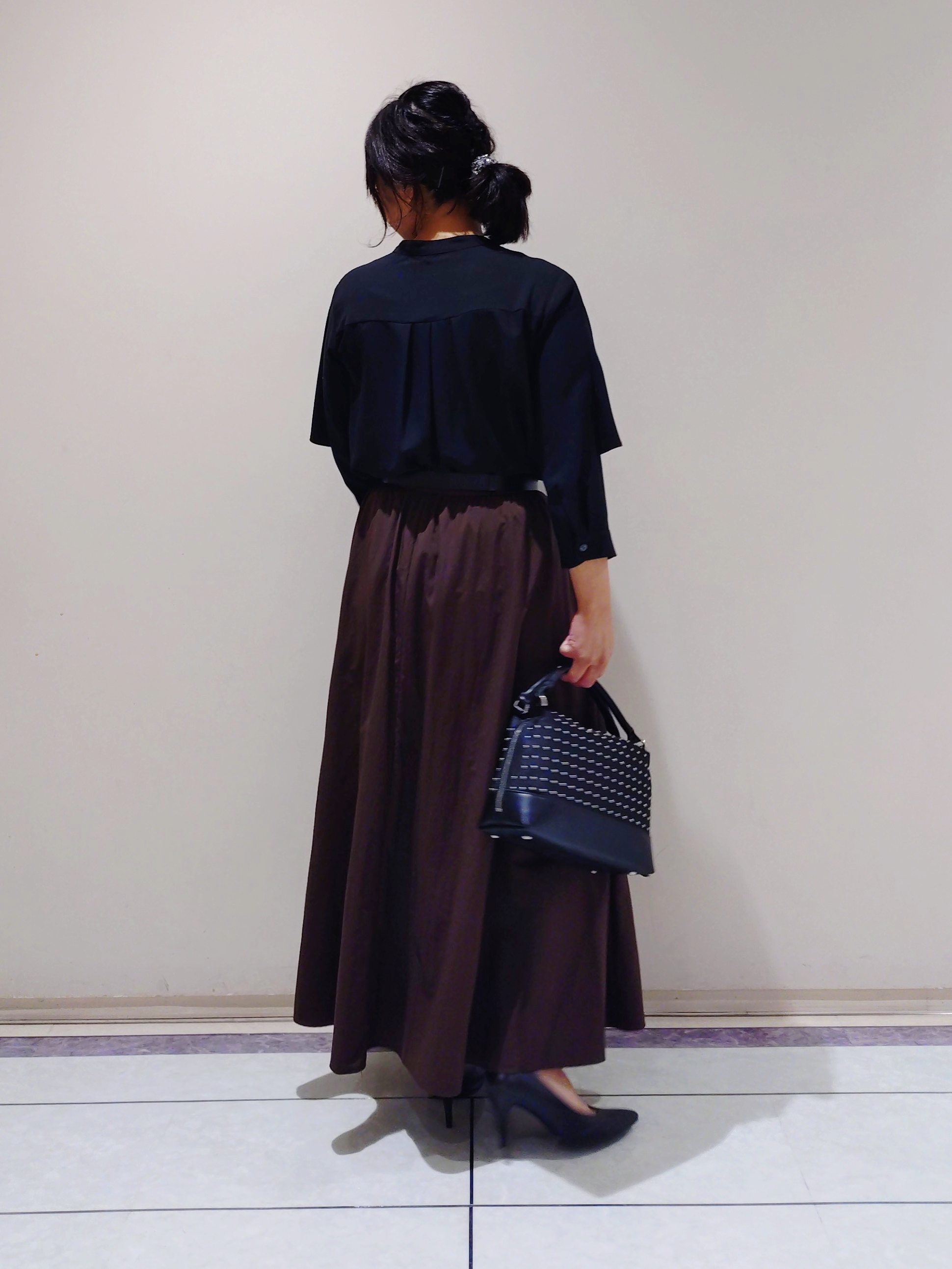 TOMOMIさんの「INDIVI｜【撥水／裏地なし軽量】ギャザーボリュームスカート」を使ったコーディネート