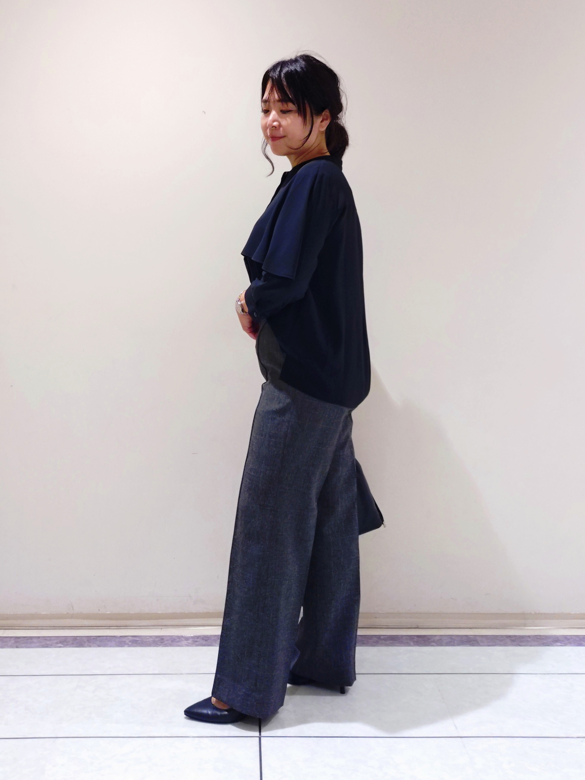 TOMOMIさんの「INDIVI｜【UVケア／接触冷感】リネン風チェックストレートパンツ」を使ったコーディネート