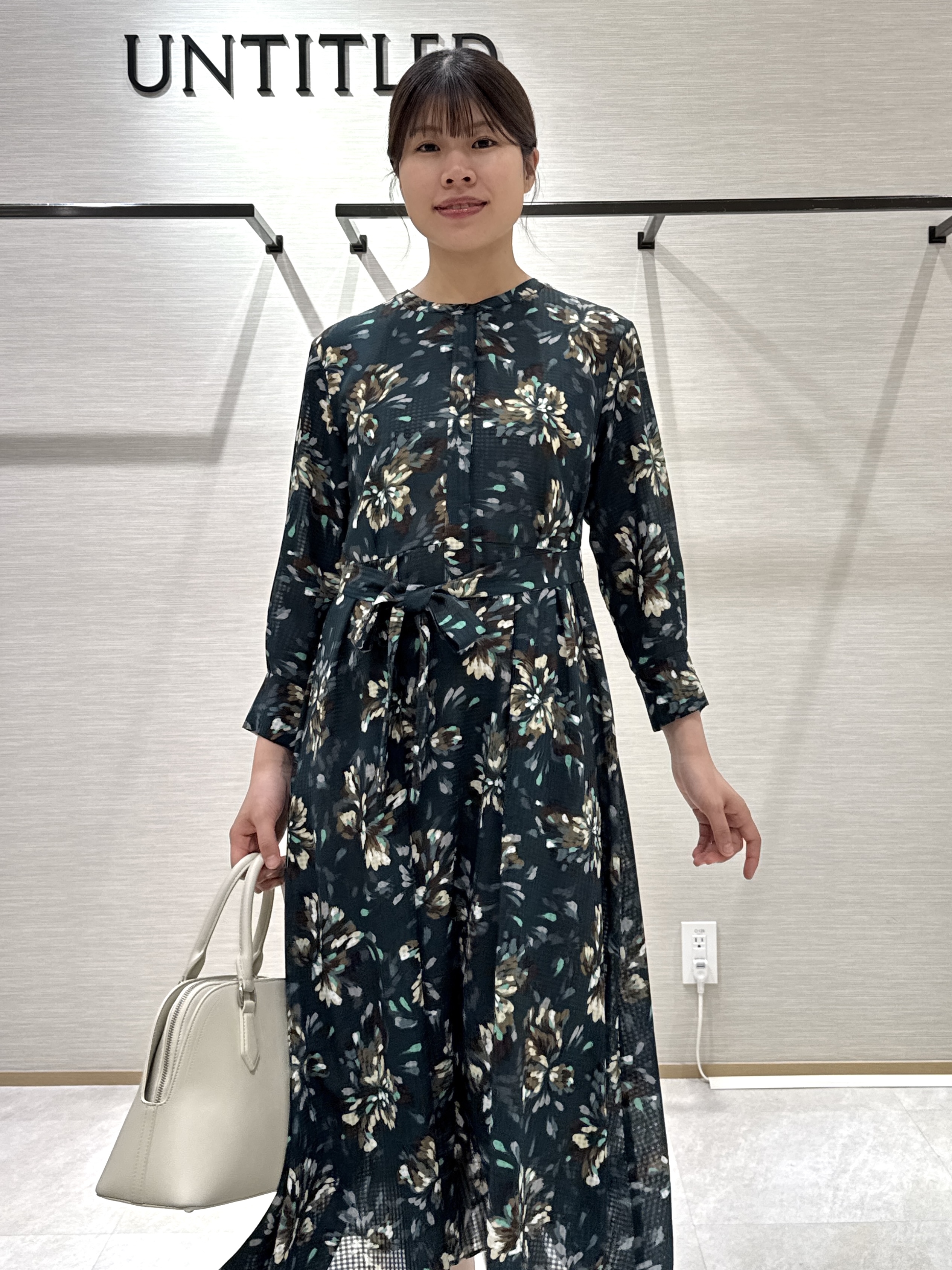 nanaさんの「UNTITLED｜【アンサンブル可/秋羽織り/シアー】前後2WAYカーディガン」を使ったコーディネート
