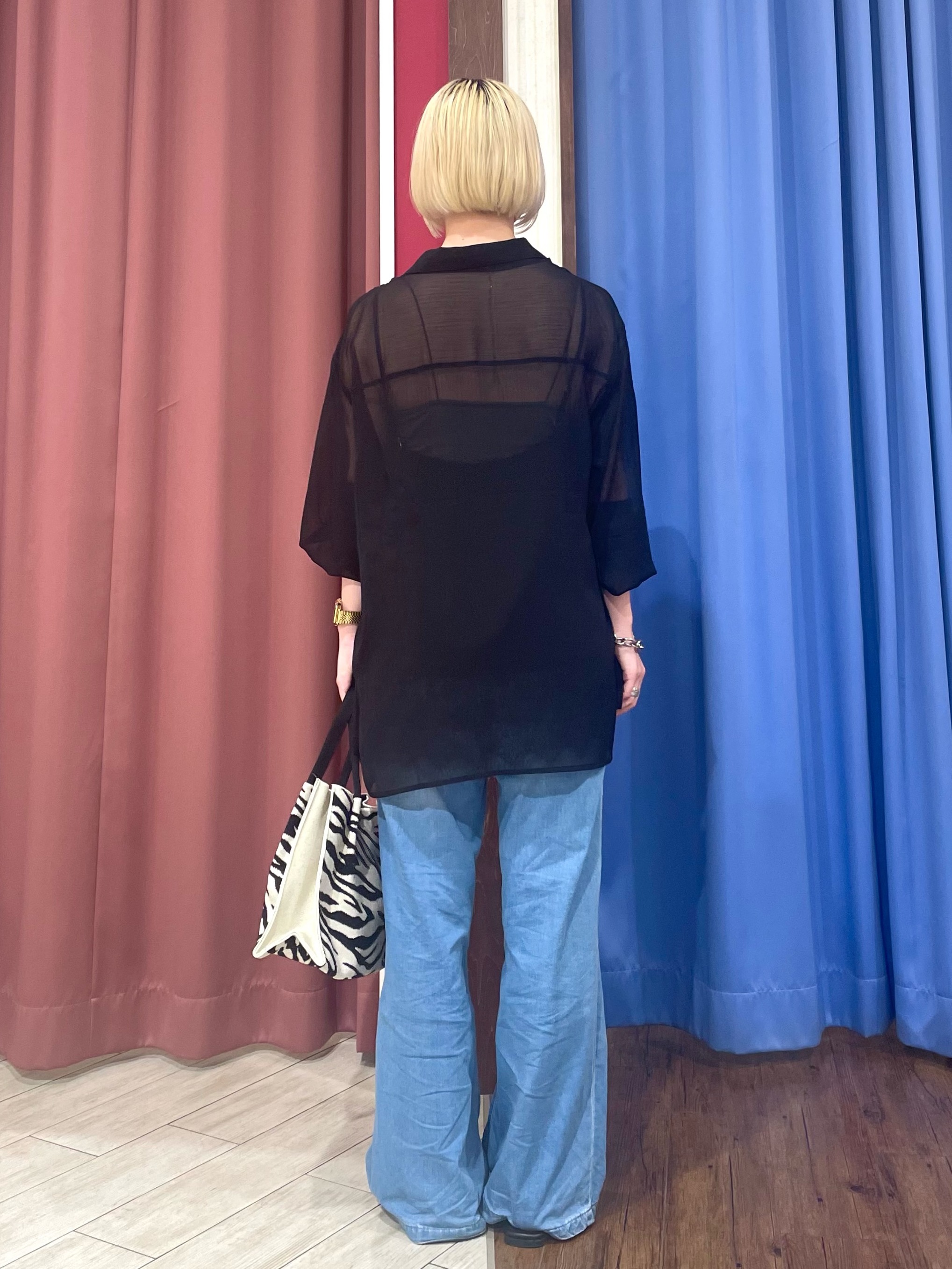 ルルさんの「SHOO･LA･RUE｜【洗濯機可】ダブルポケット 楊柳しぼしぼシアーシャツ」を使ったコーディネート