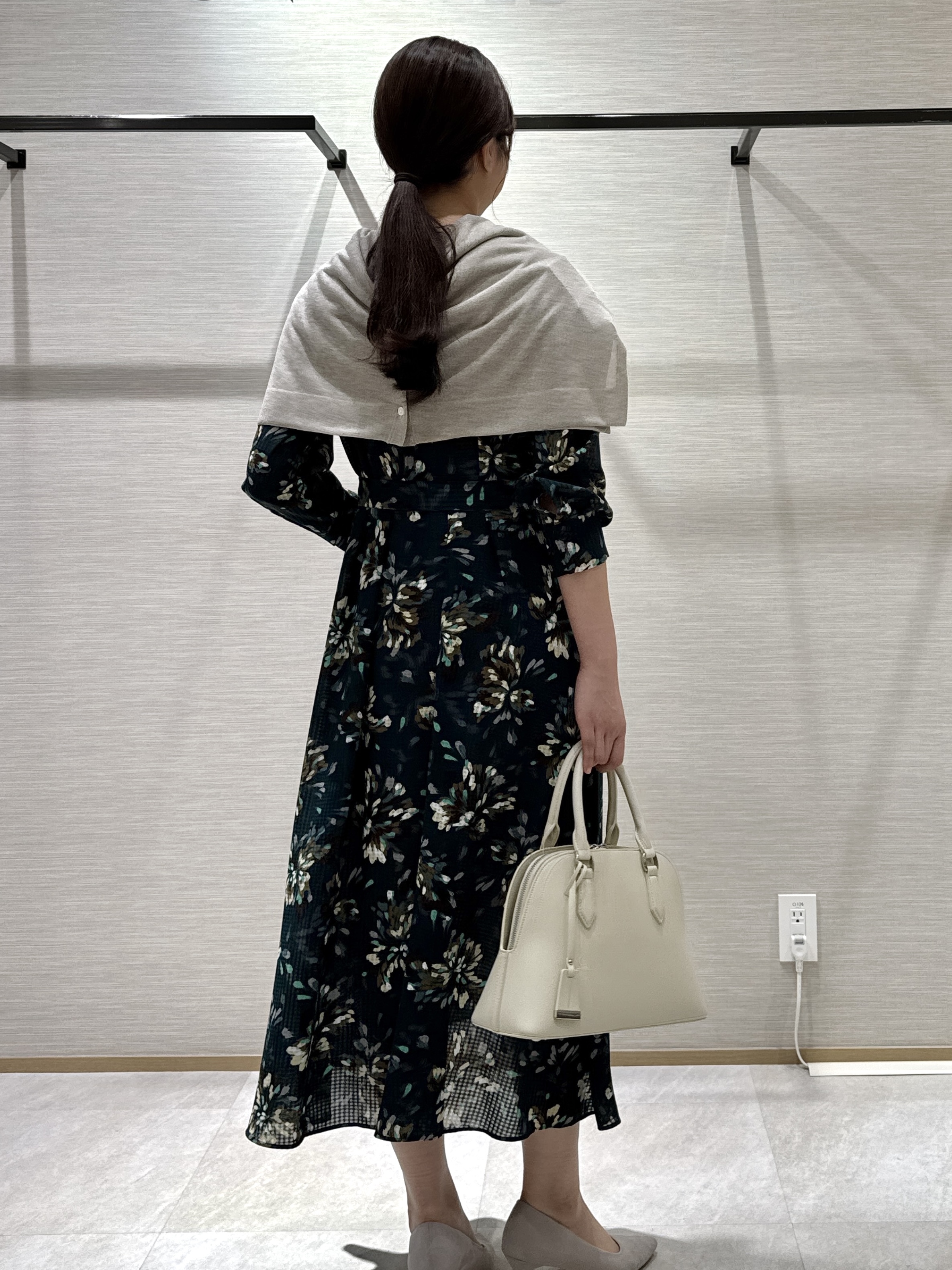 nanaさんの「UNTITLED｜【アンサンブル可/秋羽織り/シアー】前後2WAYカーディガン」を使ったコーディネート