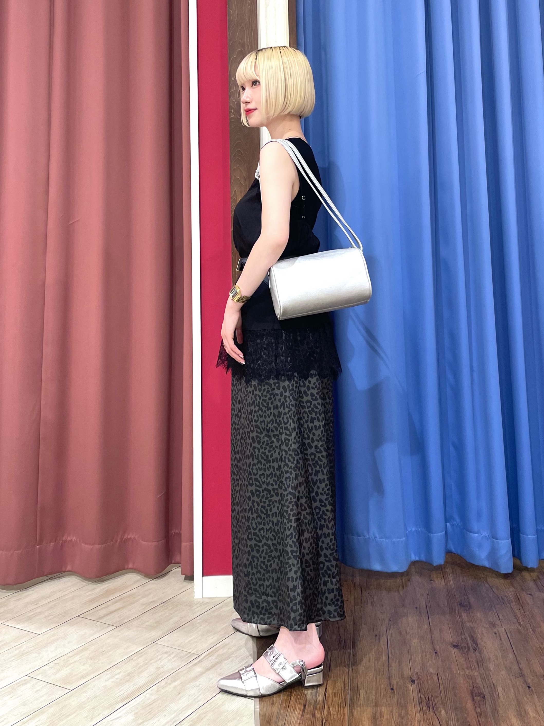ルルさんの「SHOO･LA･RUE｜【洗濯機可/S-LL】体型カバーしながらこなれ見え。レース付きキャミソール」を使ったコーディネート