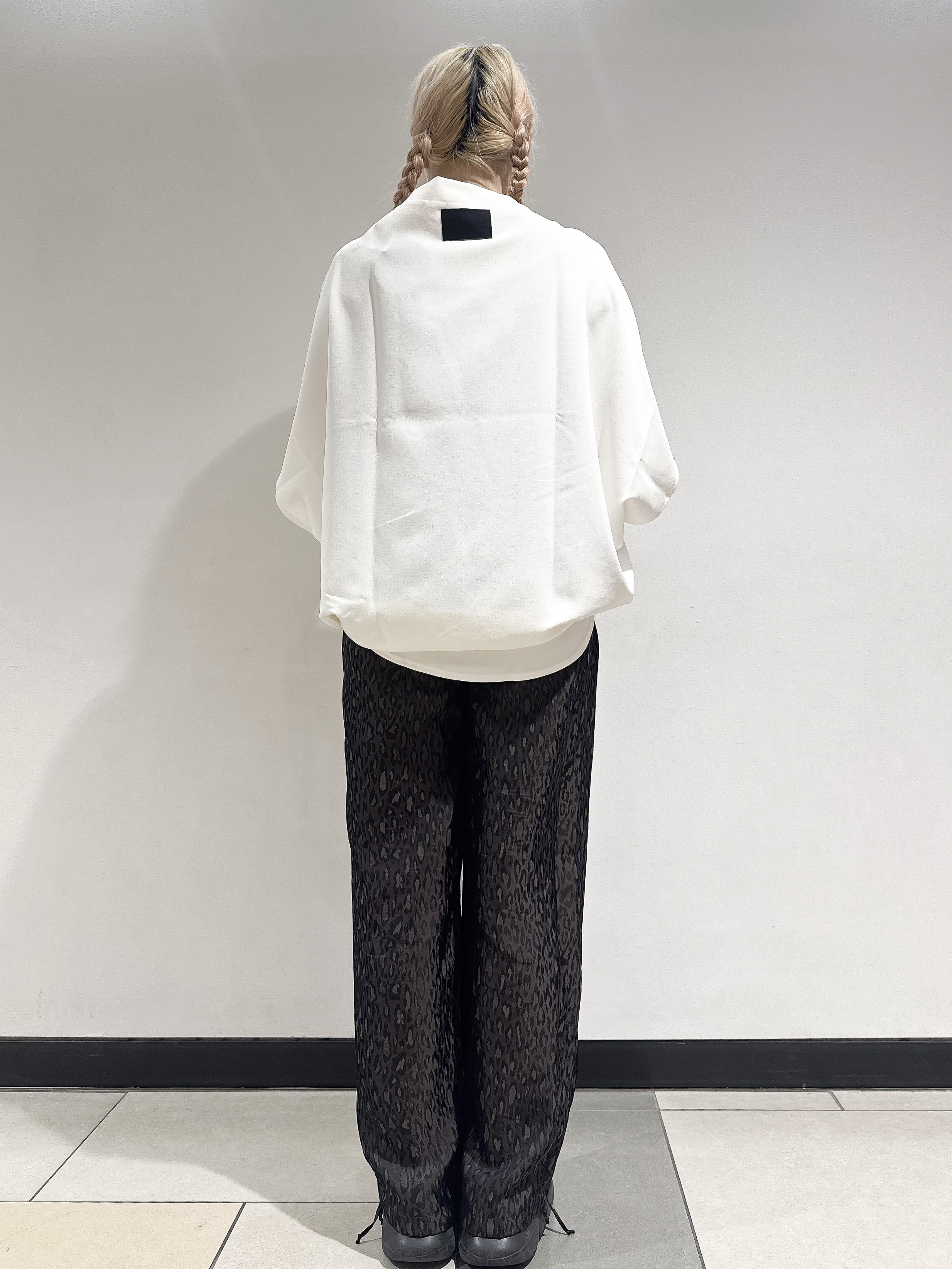 なかもとあきさんの「DRESSTERIOR｜◆mica della valle（ミカデラヴァッレ）Katia ハンドバッグ」を使ったコーディネート