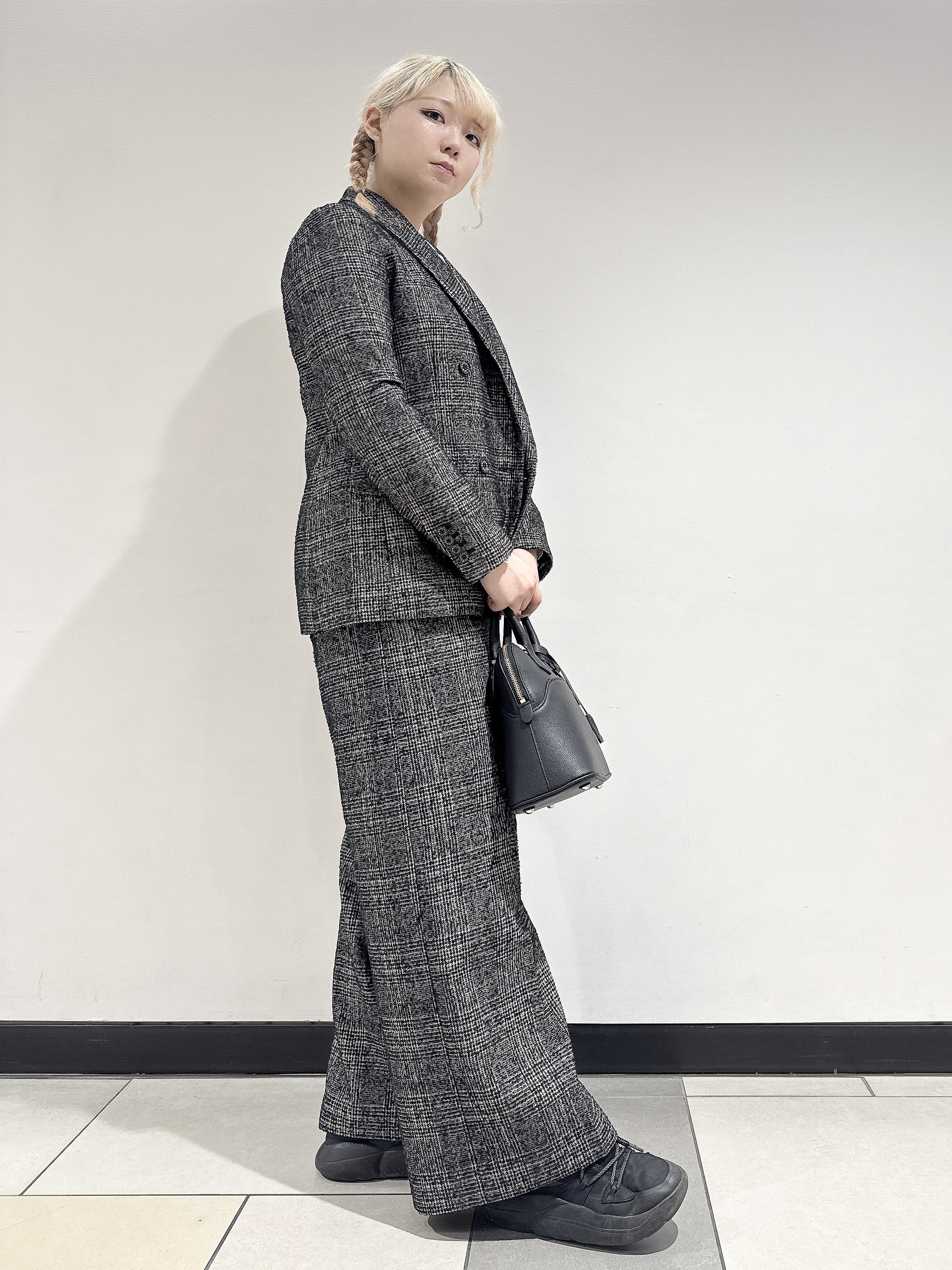 なかもとあきさんの「DRESSTERIOR｜【セットアップ可能】ループグレンチェックダブルジャケット」を使ったコーディネート