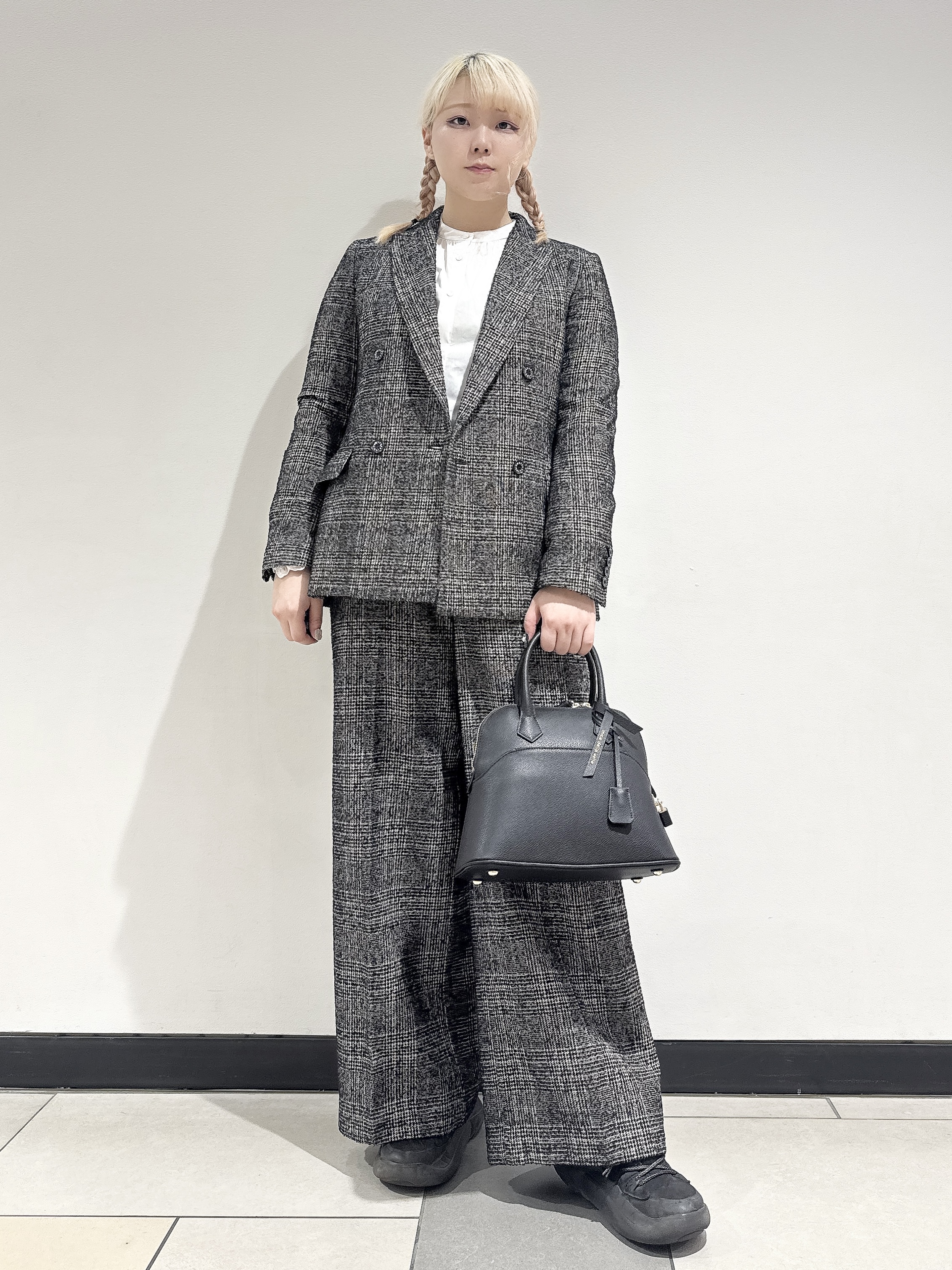 なかもとあきさんの「DRESSTERIOR｜【セットアップ可能】ループグレンチェックダブルジャケット」を使ったコーディネート