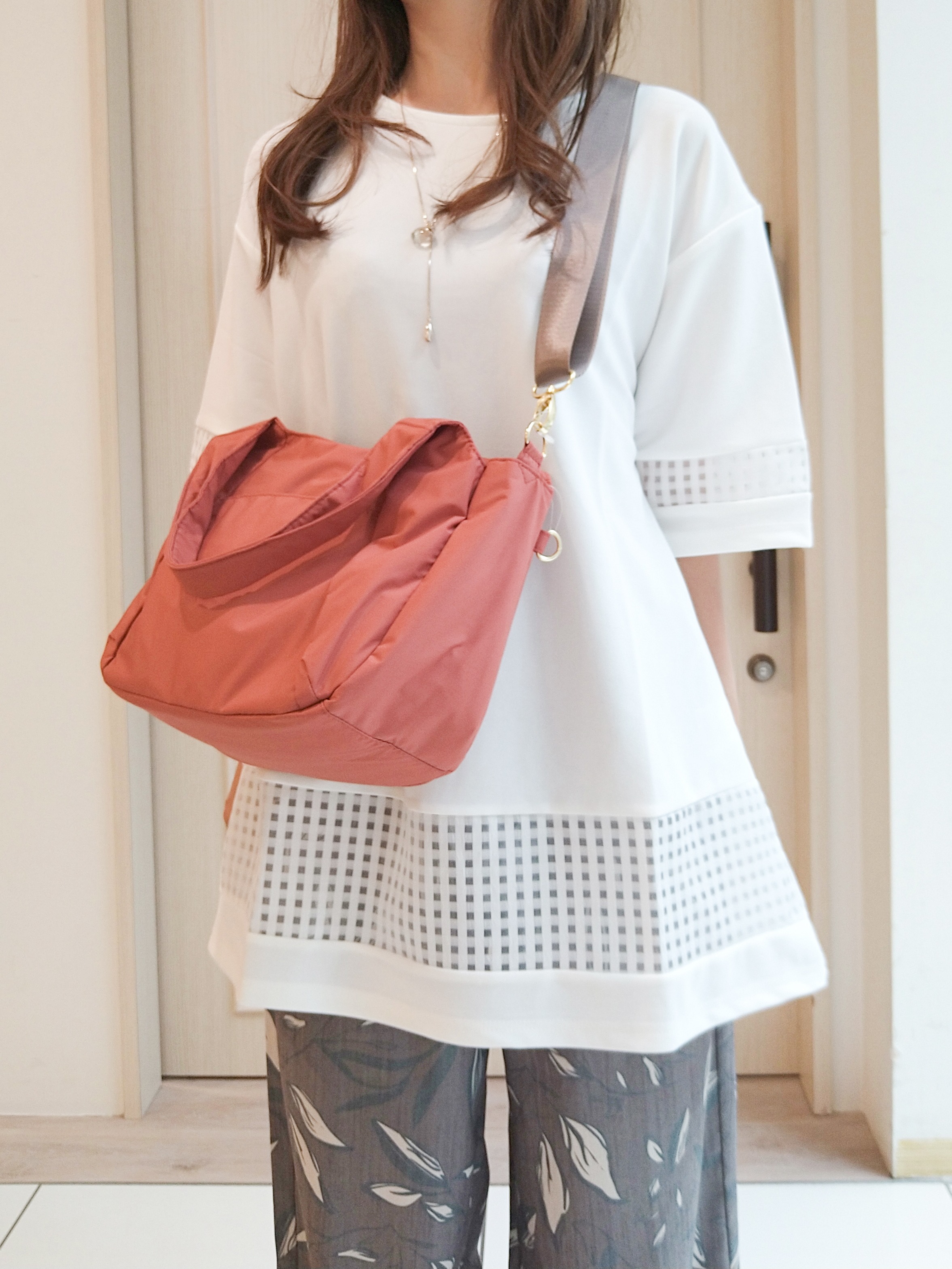 mi-saさんの「SHOO･LA･RUE｜【S-LL】上品に体型カバー 大人のシアーチェックチュニック」を使ったコーディネート