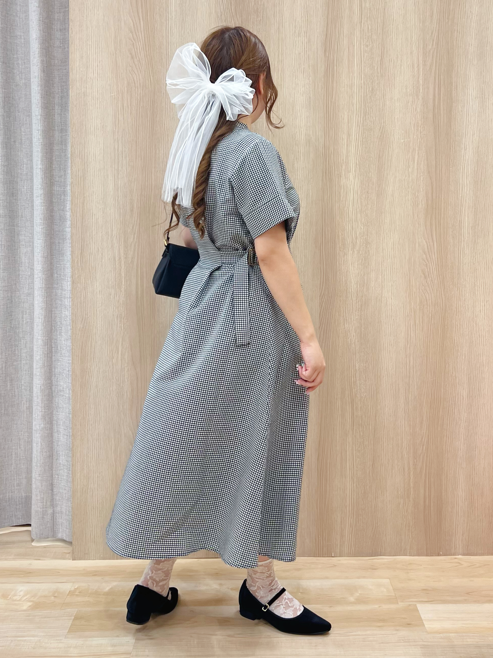 みことさんの「grove｜【低身長さんも選べる着丈/UV・シワになりにくいetc】涼やかさも、きちんとも叶うワンピース」を使ったコーディネート