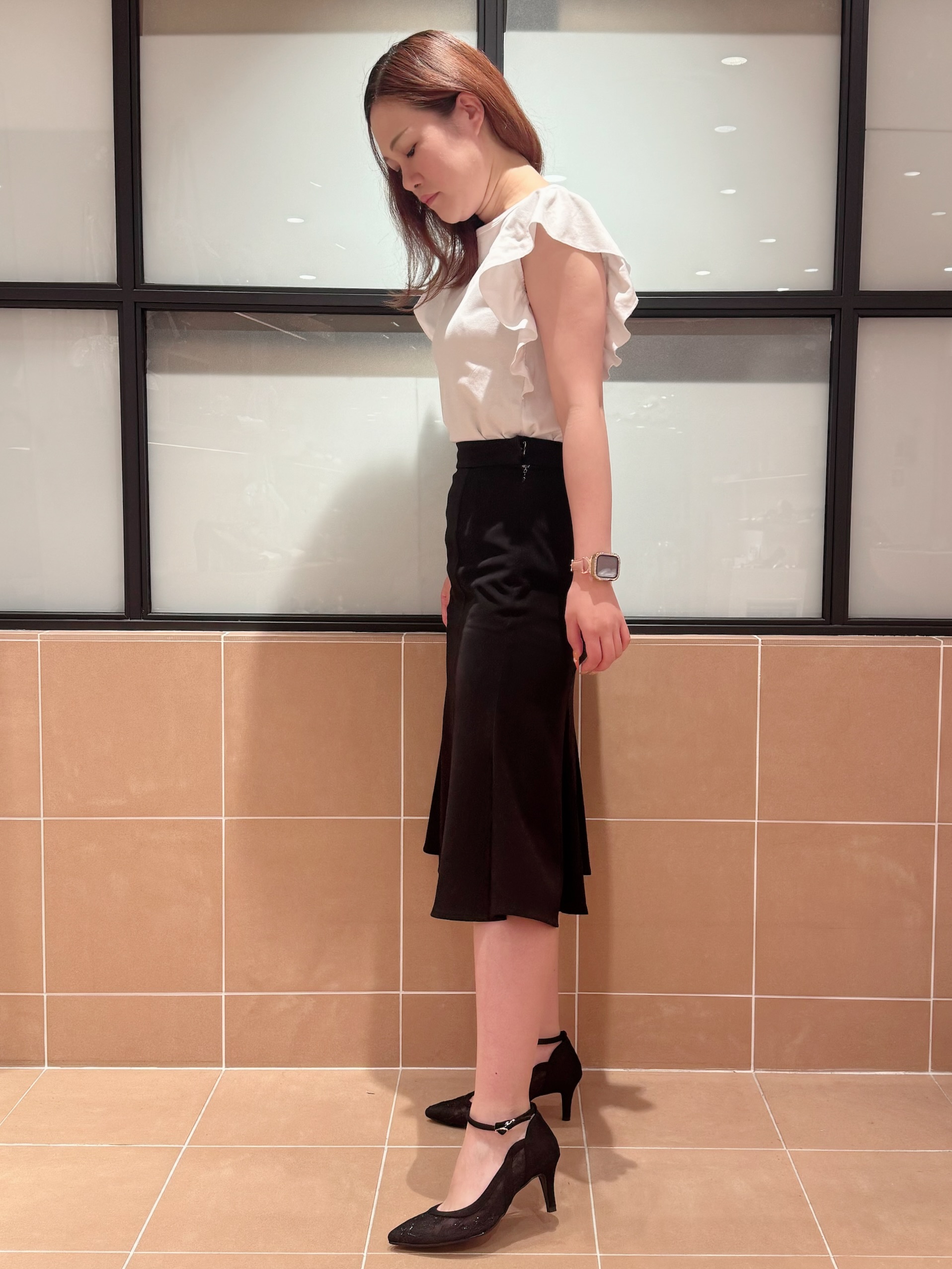 すみれさんの「ESPERANZA｜フラワーカットネックベルトパンプス」を使ったコーディネート