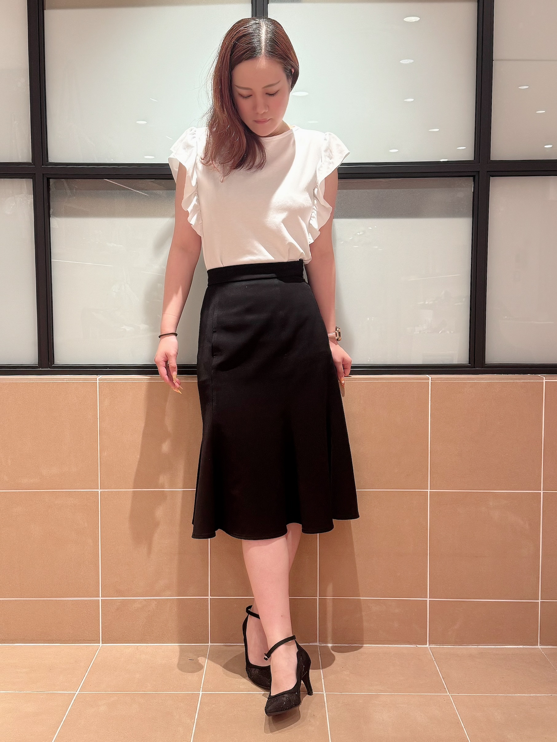 すみれさんの「ESPERANZA｜フラワーカットネックベルトパンプス」を使ったコーディネート