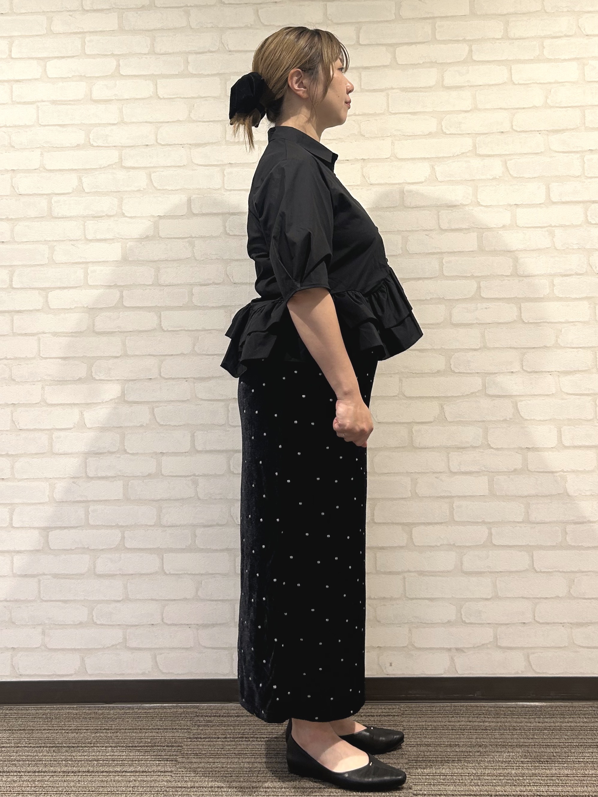 mochiさんの「OPAQUE.CLIP｜裾ラッフルデザインブラウス【洗濯機OK】」を使ったコーディネート