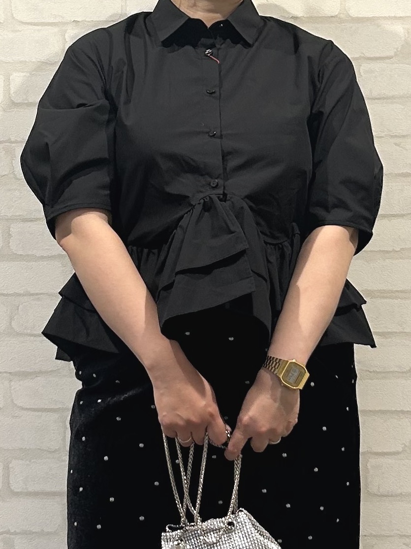 mochiさんの「OPAQUE.CLIP｜裾ラッフルデザインブラウス【洗濯機OK】」を使ったコーディネート