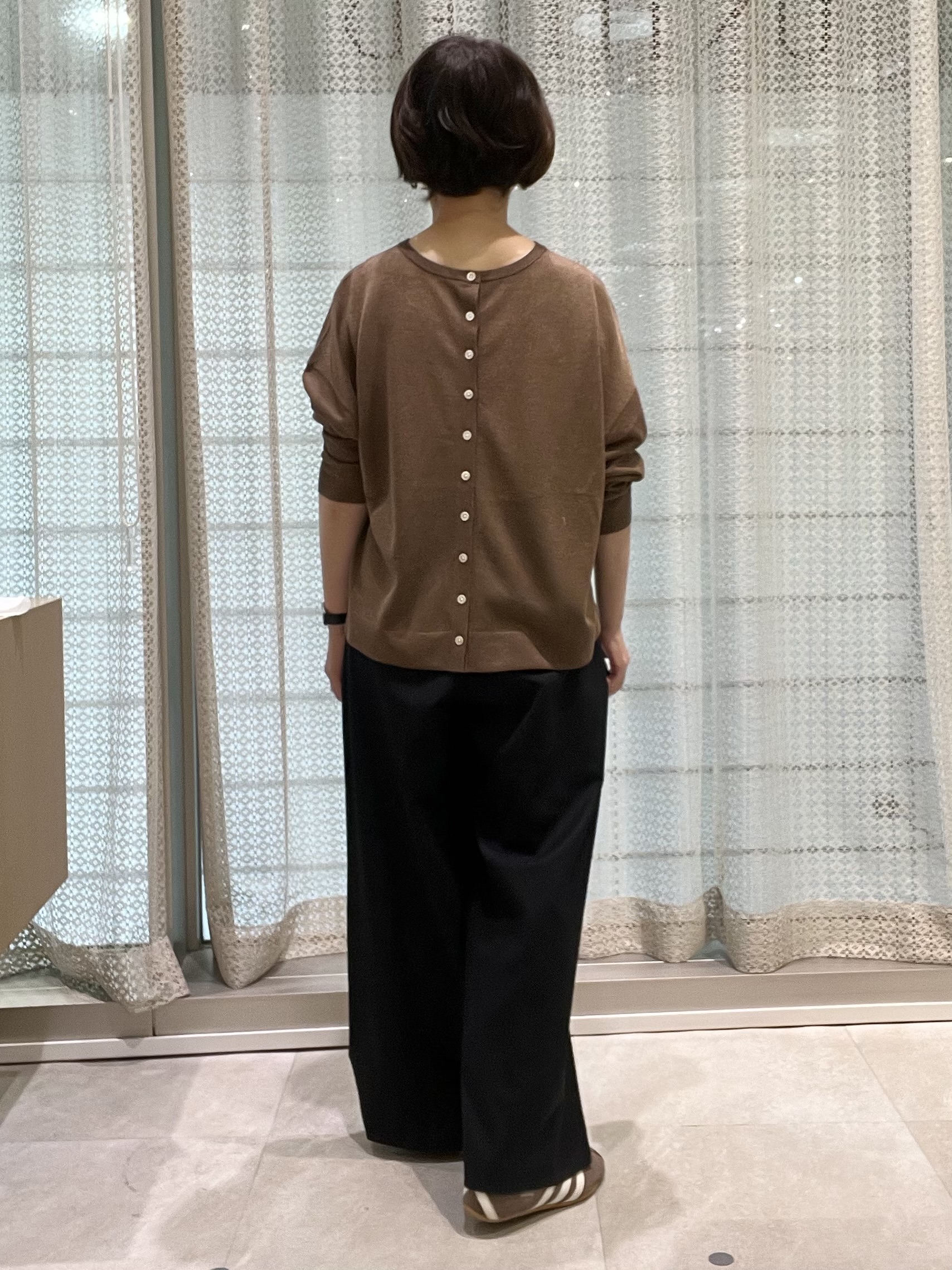 ymさんの「UNTITLED｜【アンサンブル可/秋羽織り/シアー】前後2WAYカーディガン」を使ったコーディネート