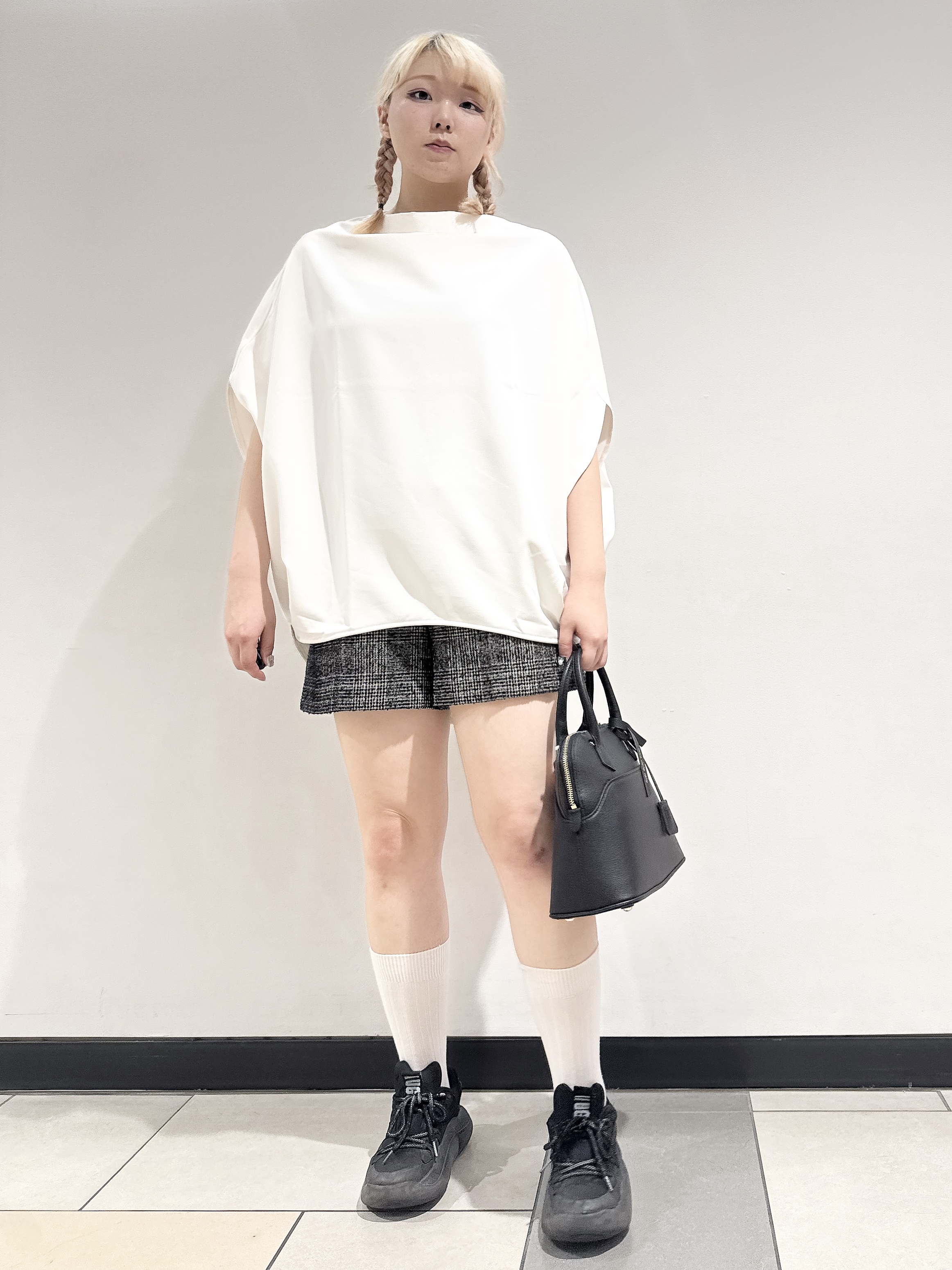 なかもとあきさんの「DRESSTERIOR｜【セットアップ可】ループグレンチェックショートパンツ」を使ったコーディネート
