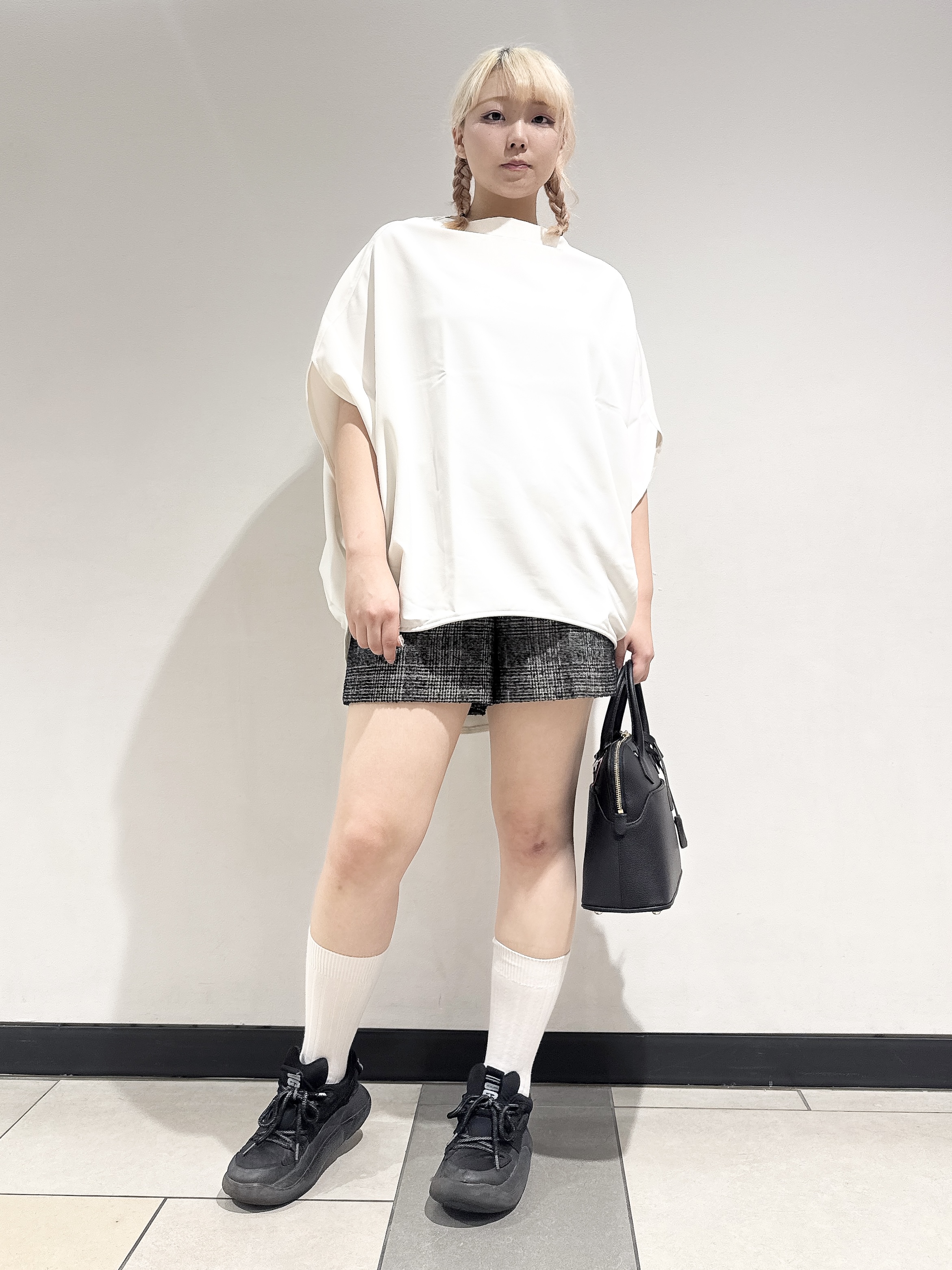 なかもとあきさんの「DRESSTERIOR｜【セットアップ可】ループグレンチェックショートパンツ」を使ったコーディネート