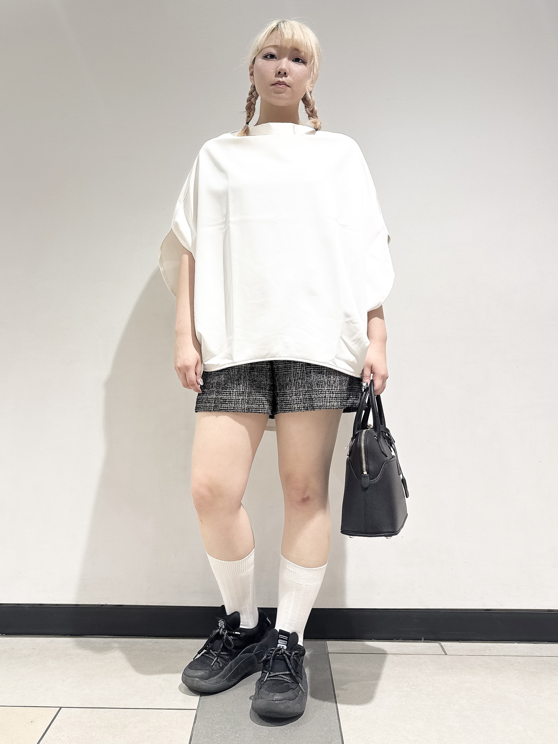 なかもとあきさんの「DRESSTERIOR｜【セットアップ可】ループグレンチェックショートパンツ」を使ったコーディネート